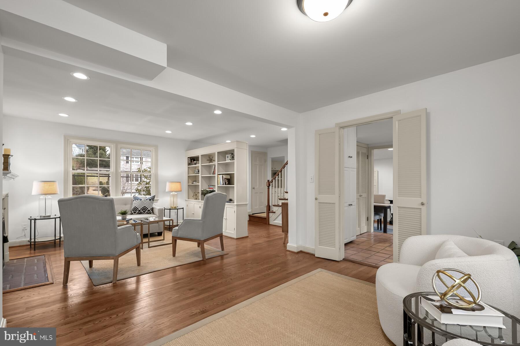 WOODACRES - Residential