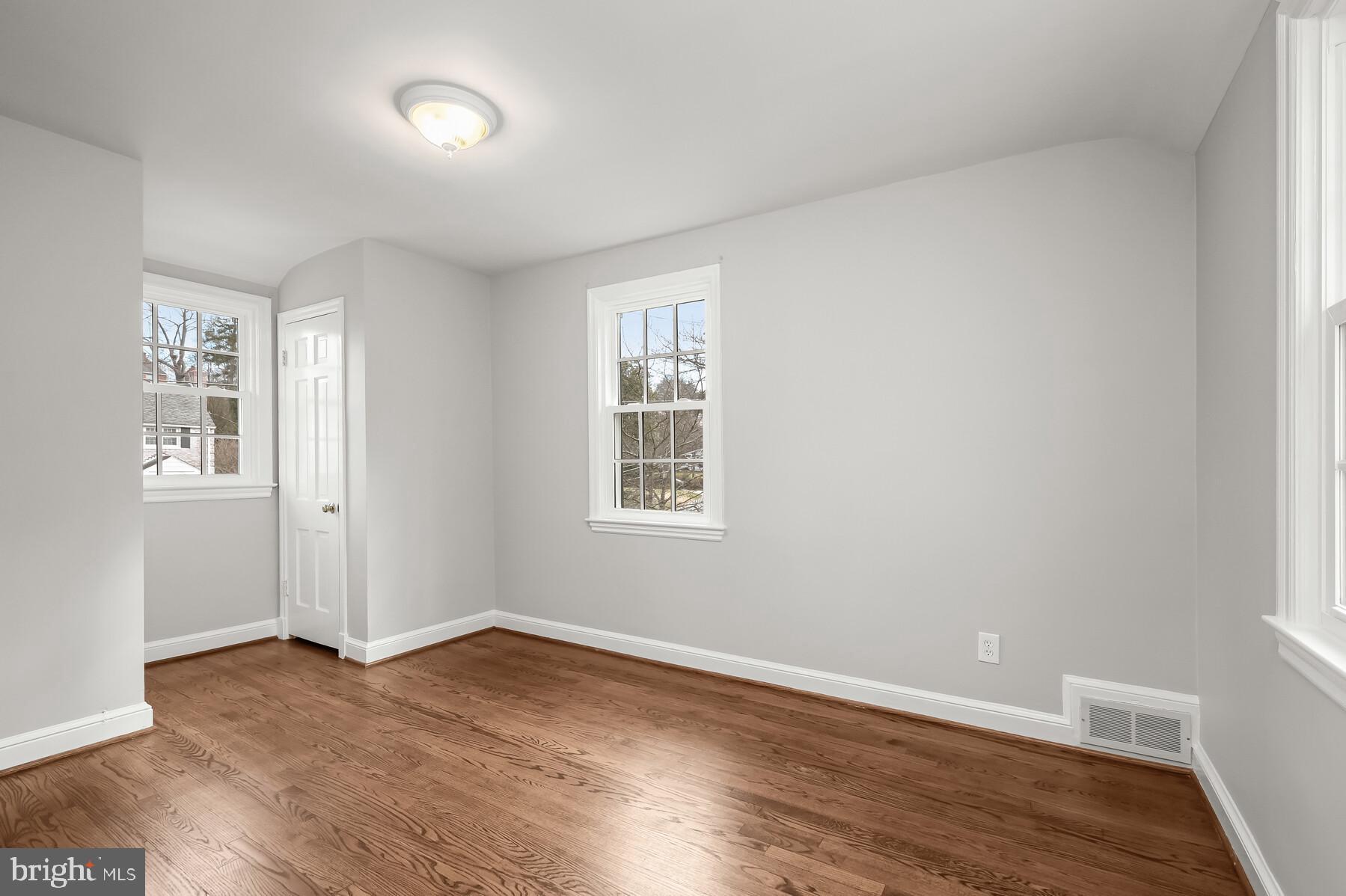 WOODACRES - Residential