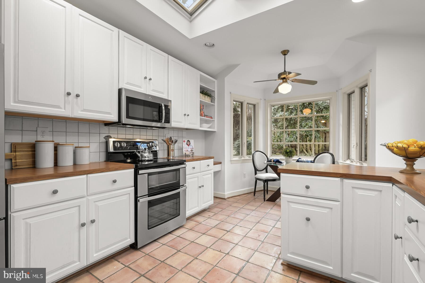 WOODACRES - Residential