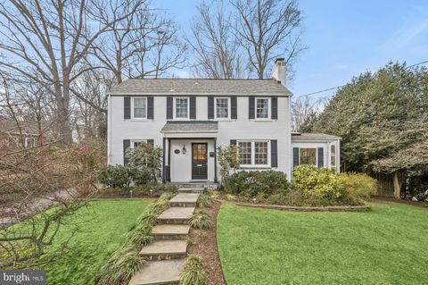 Photo of 6002 Gloster Road, Bethesda, MD 20816 (MLS # MDMC2116406)