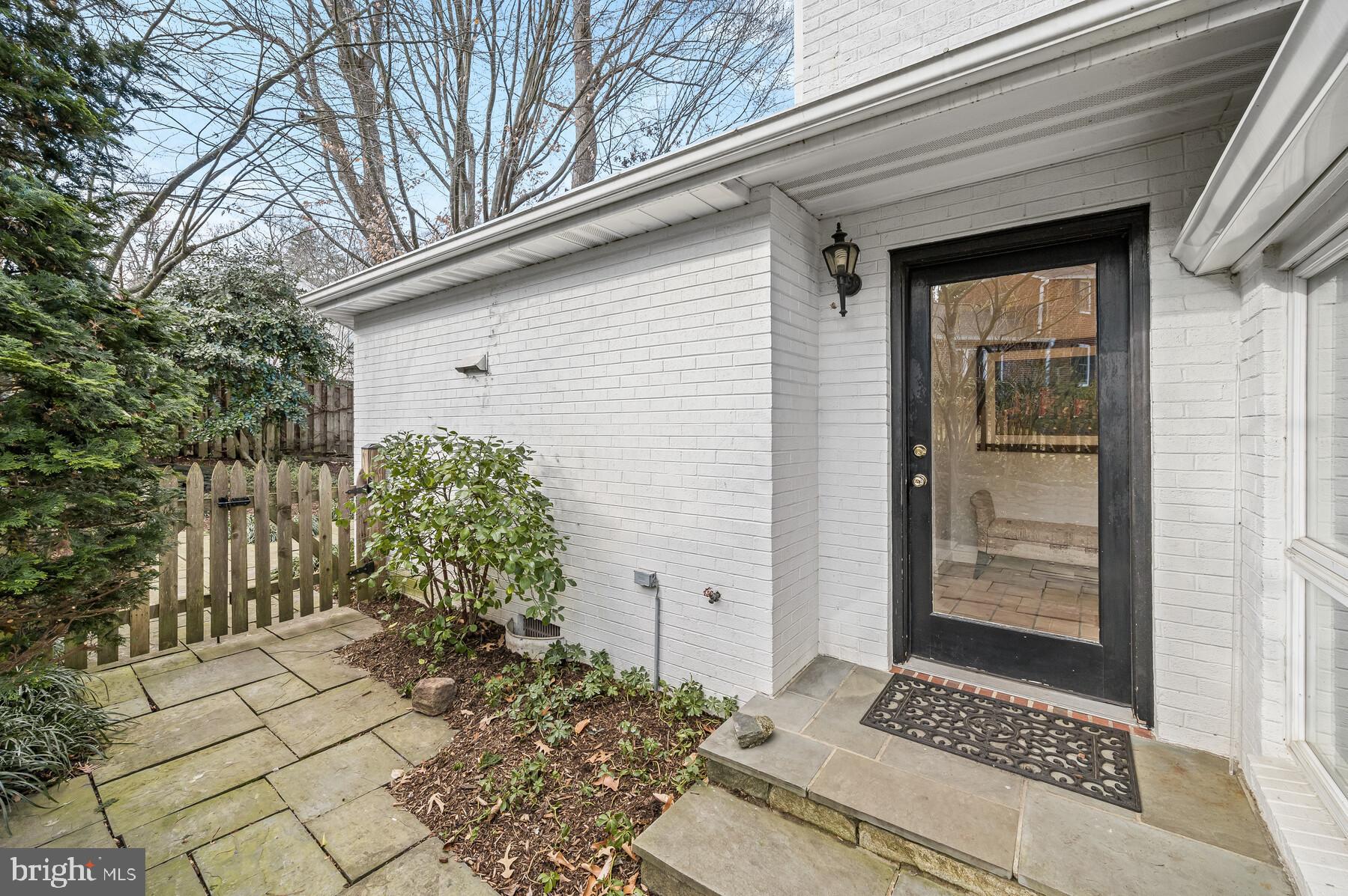 WOODACRES - Residential