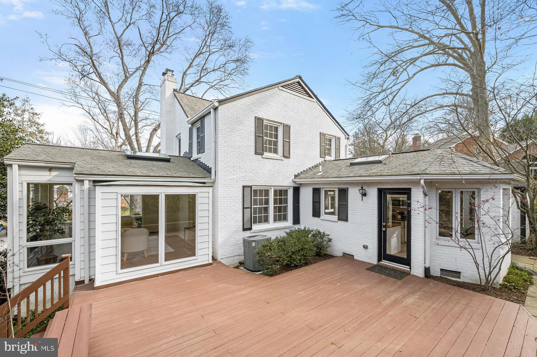 WOODACRES - Residential