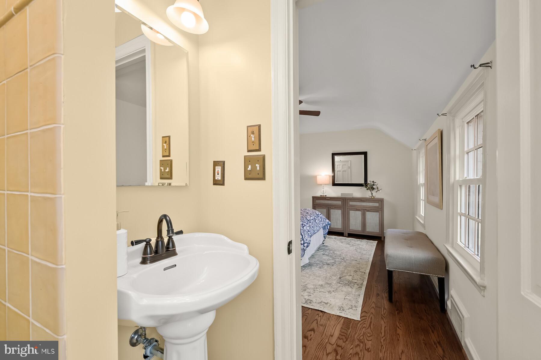 WOODACRES - Residential