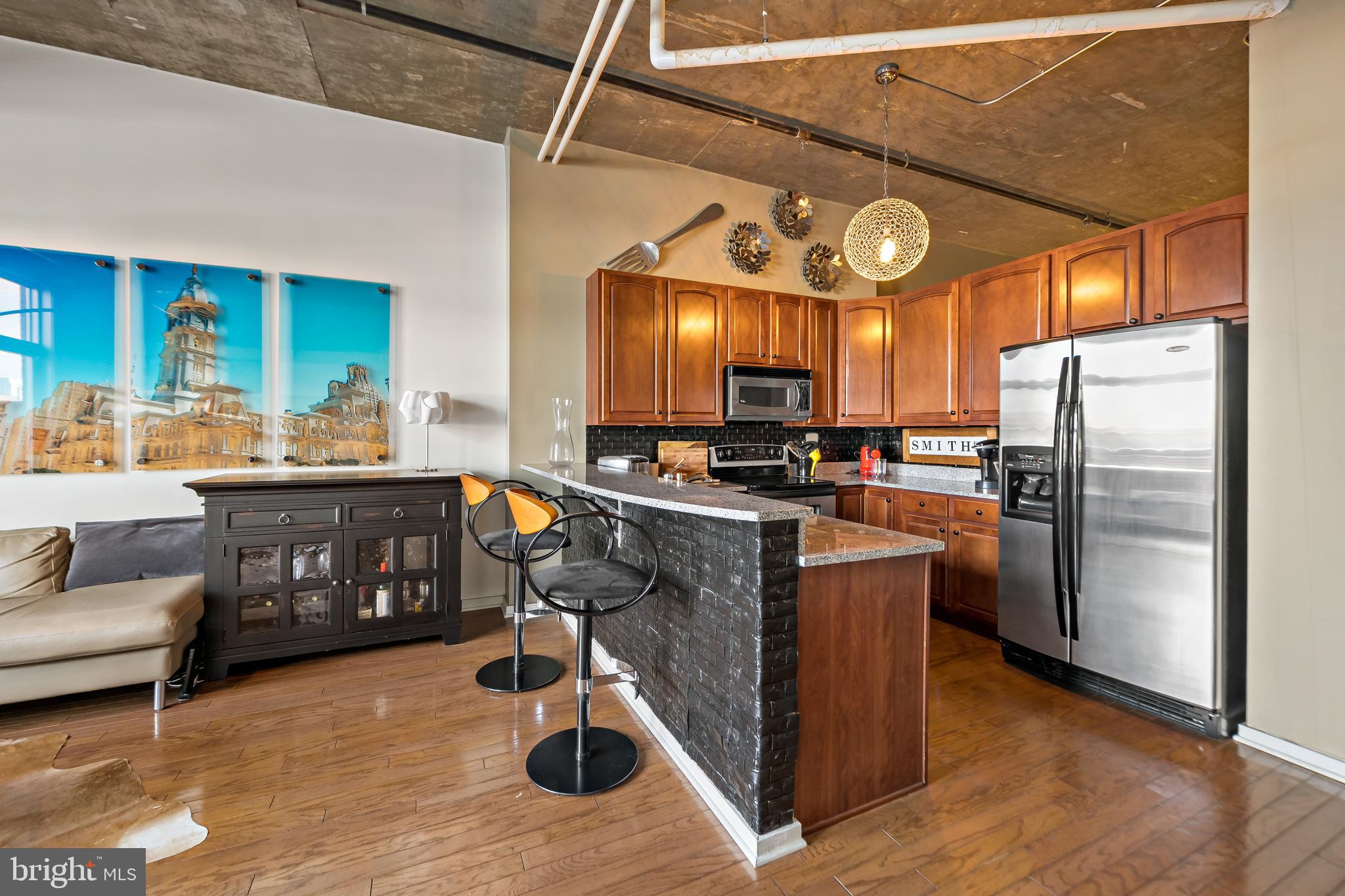 113 N BREAD STREET 3F5