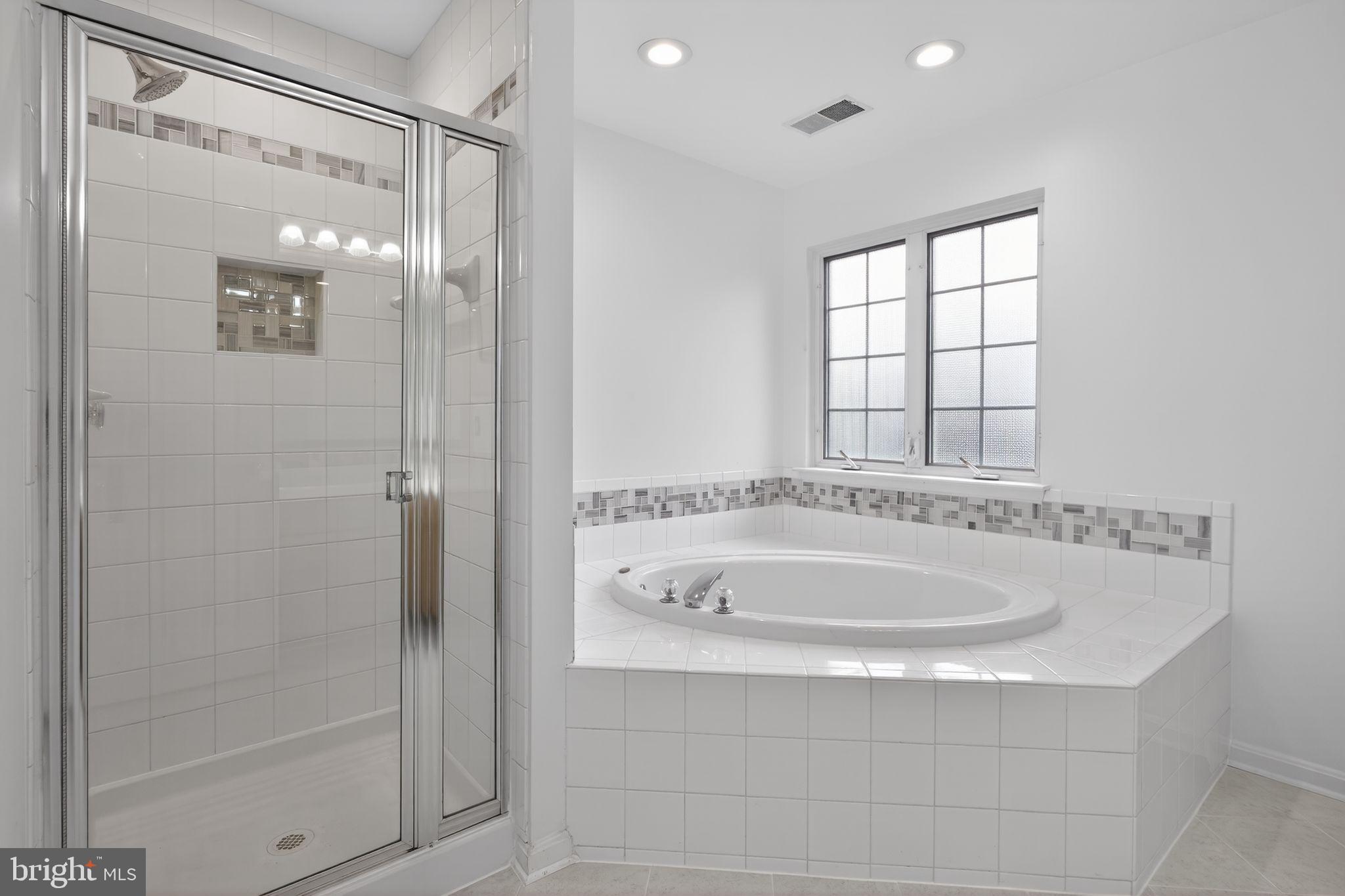 SUMMIT CREEK - Residential