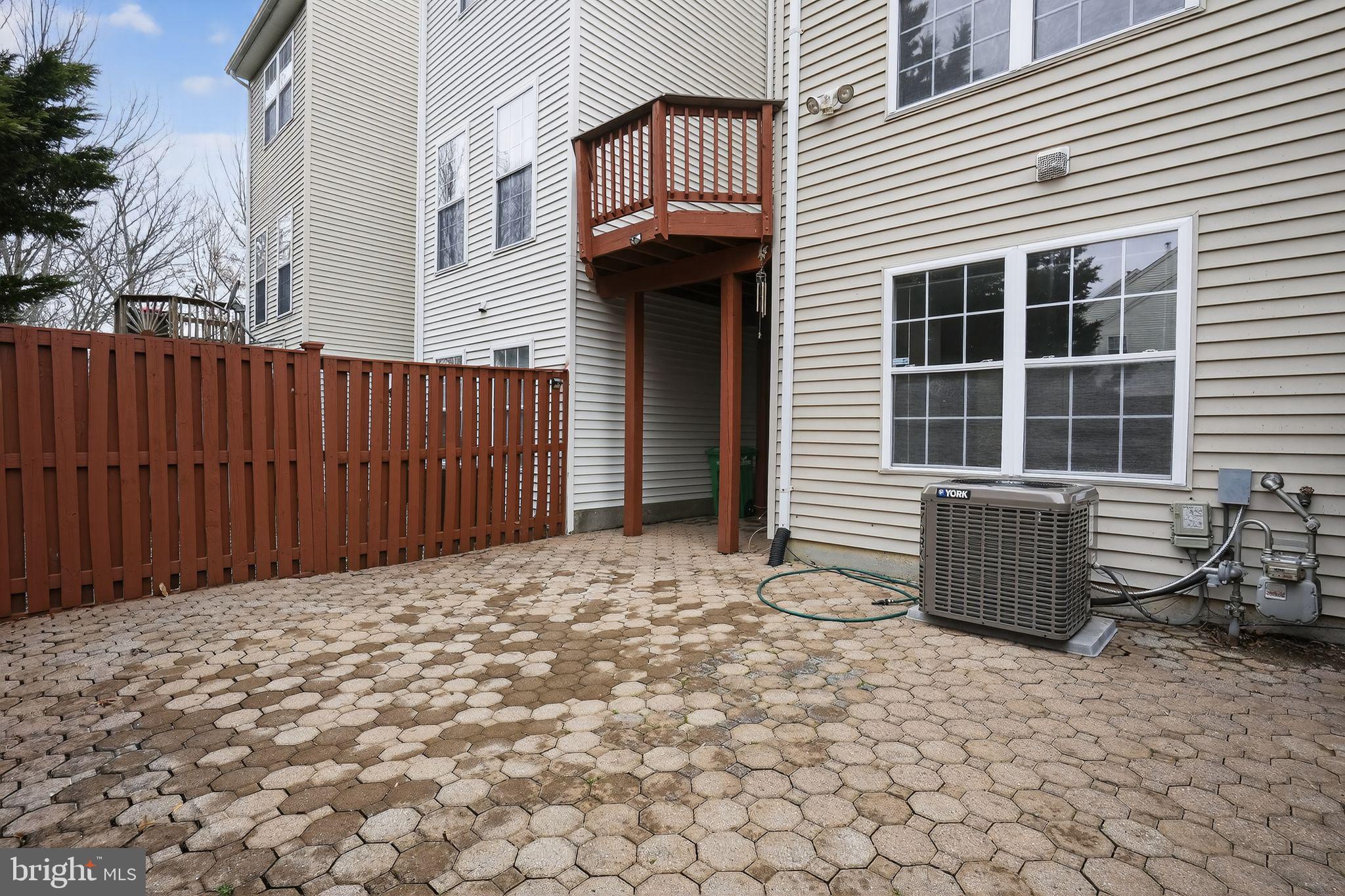 SUMMIT CREEK - Residential