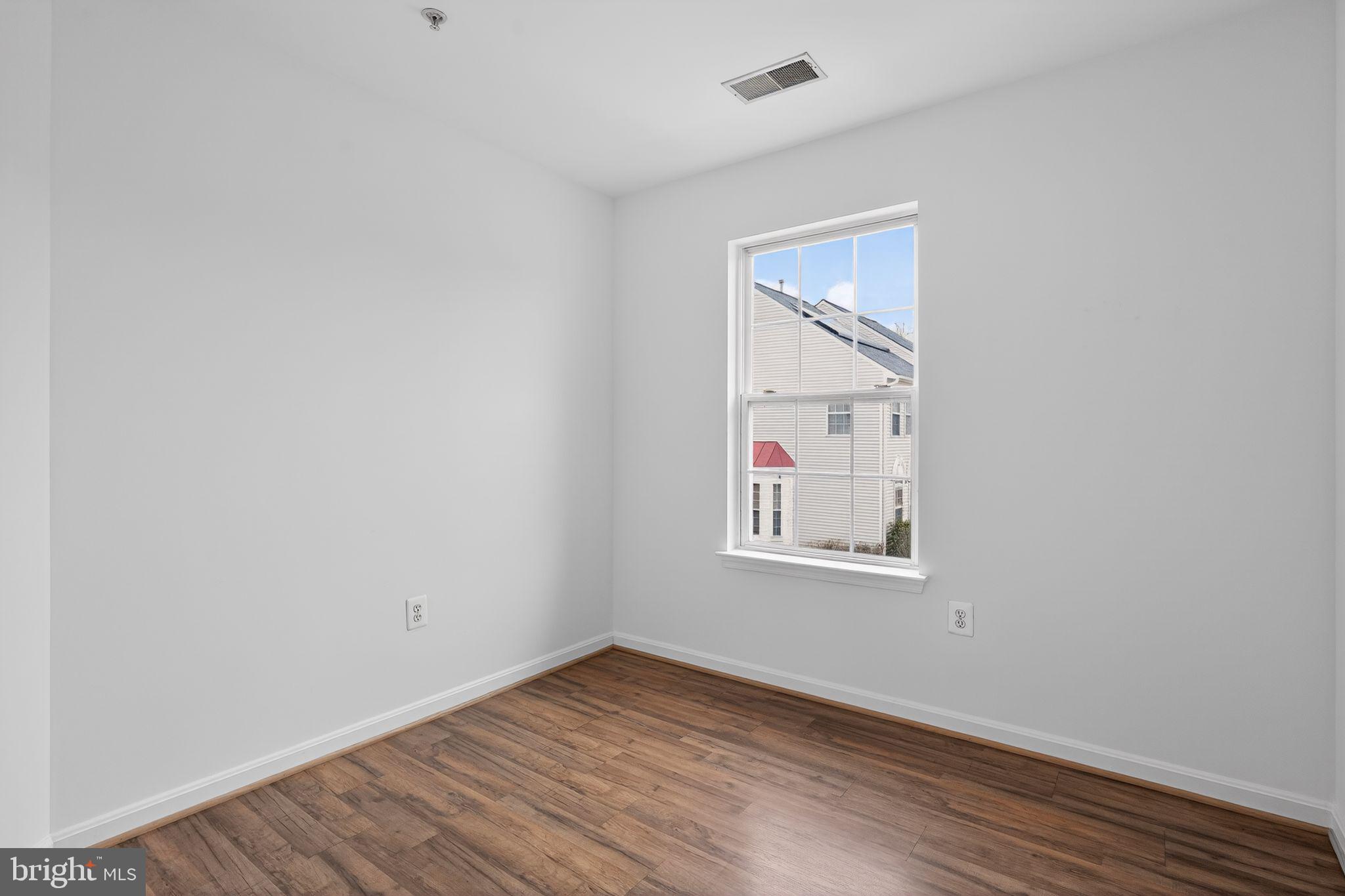 SUMMIT CREEK - Residential