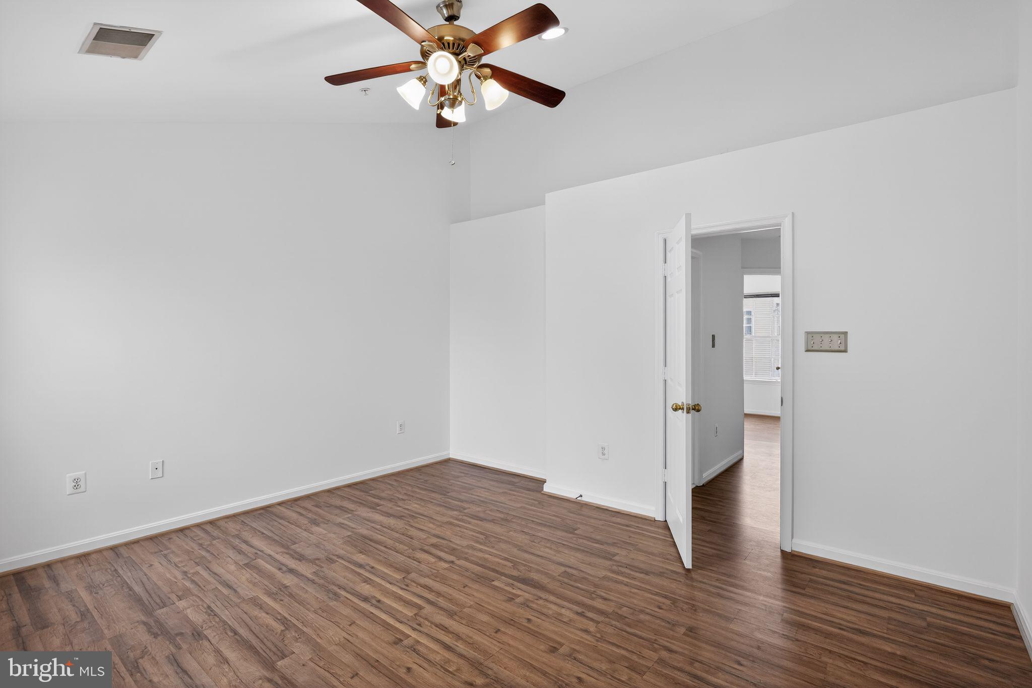 SUMMIT CREEK - Residential