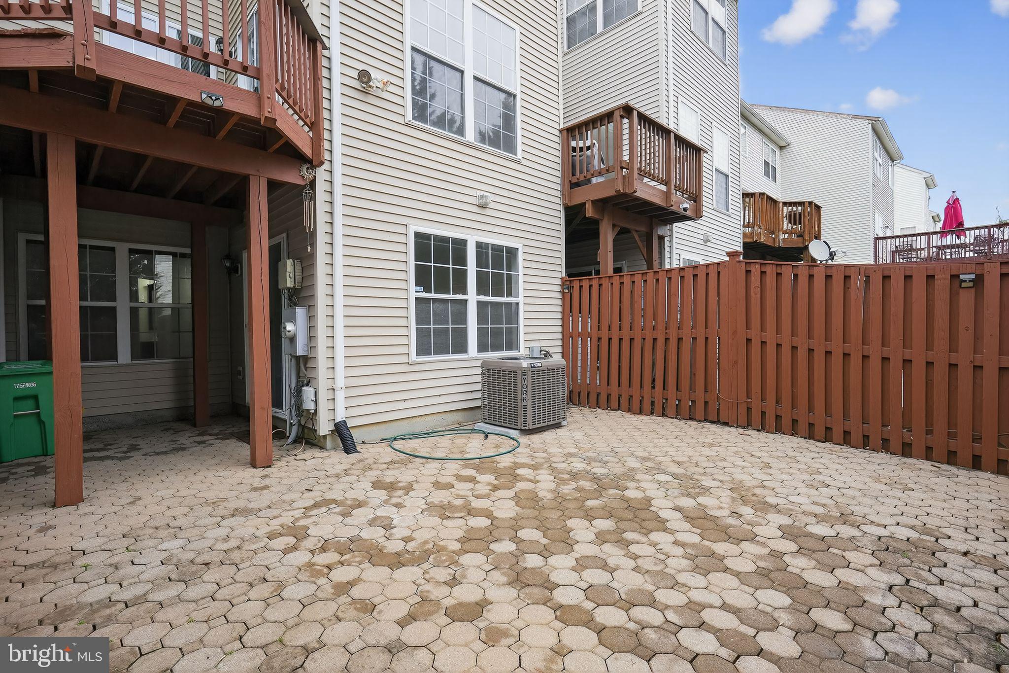 SUMMIT CREEK - Residential