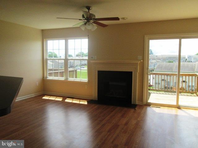MANOR OAKS - Residential
