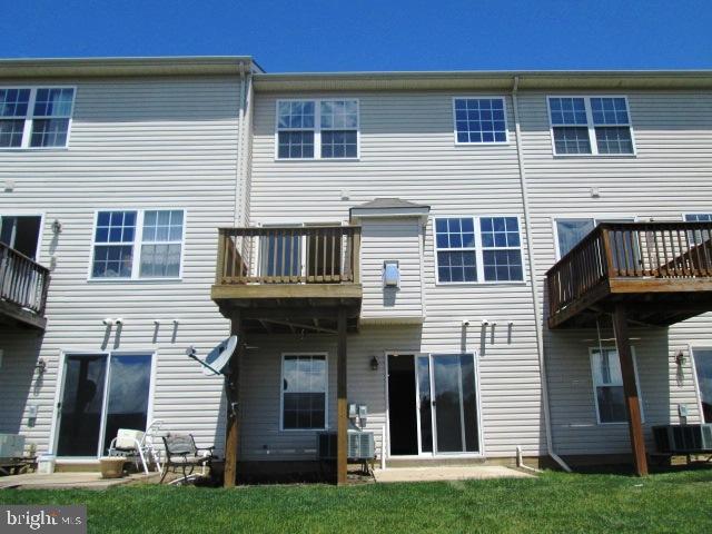 MANOR OAKS - Residential