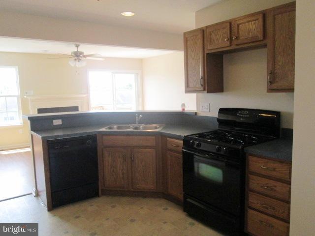 MANOR OAKS - Residential