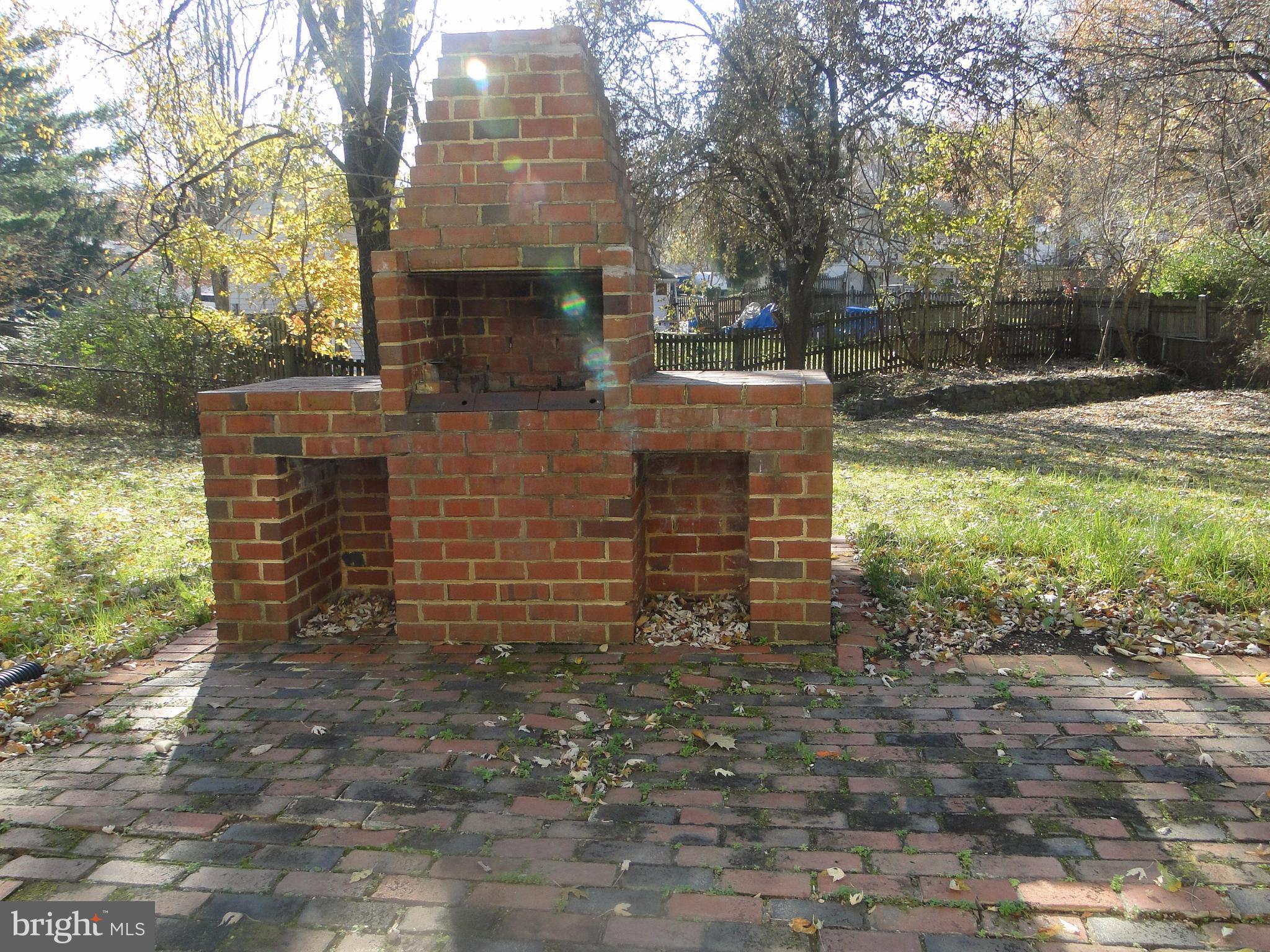 DALE CITY - Residential Lease