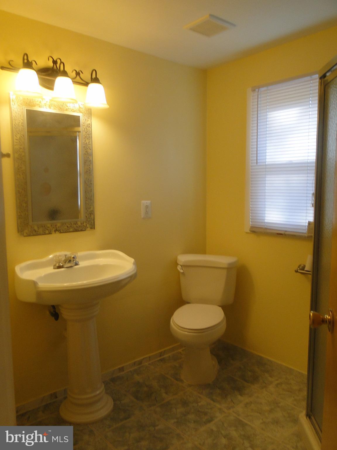 DALE CITY - Residential Lease