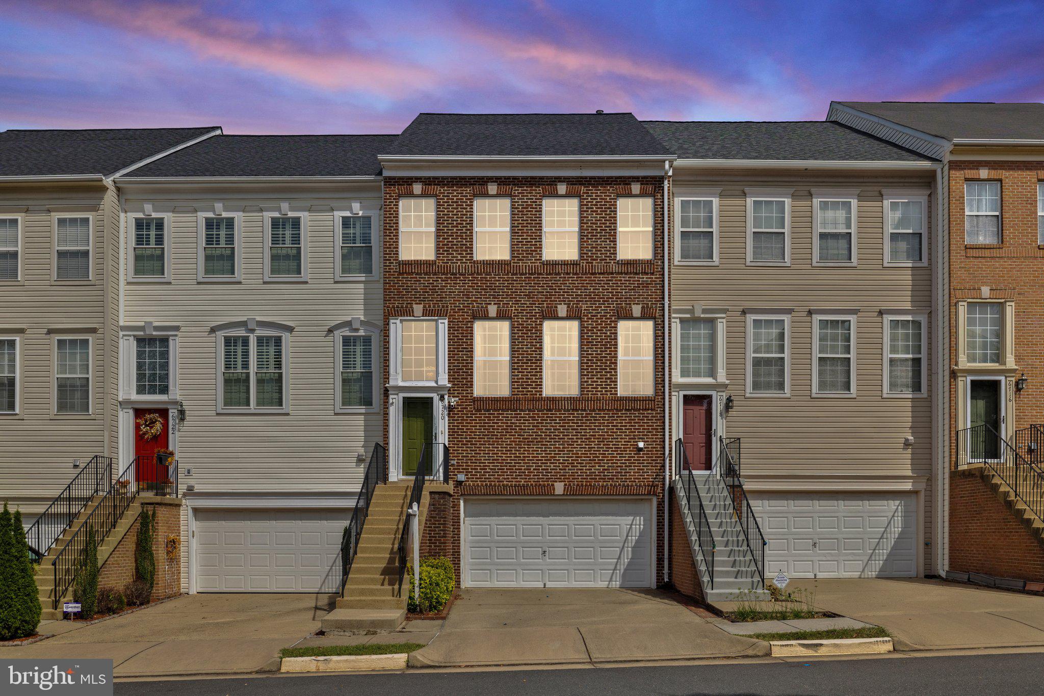 ISLAND CREEK - Residential