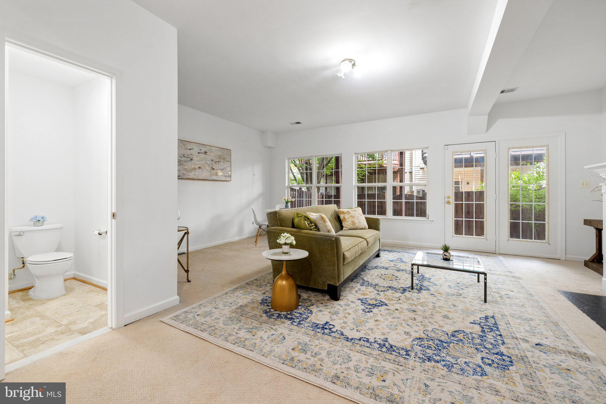 ISLAND CREEK - Residential