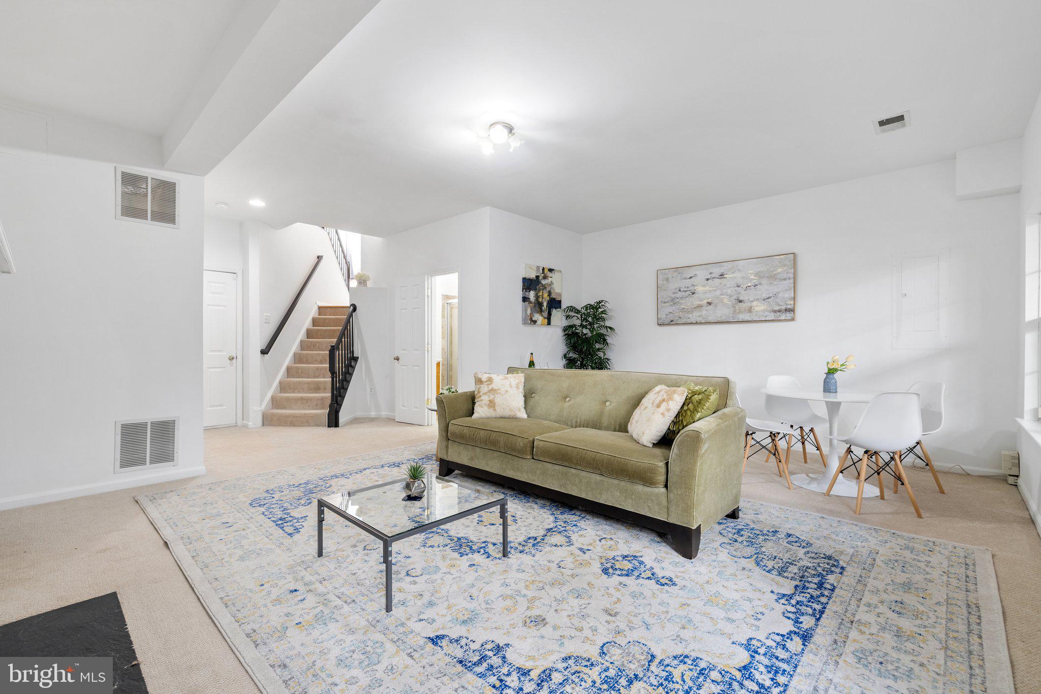 ISLAND CREEK - Residential