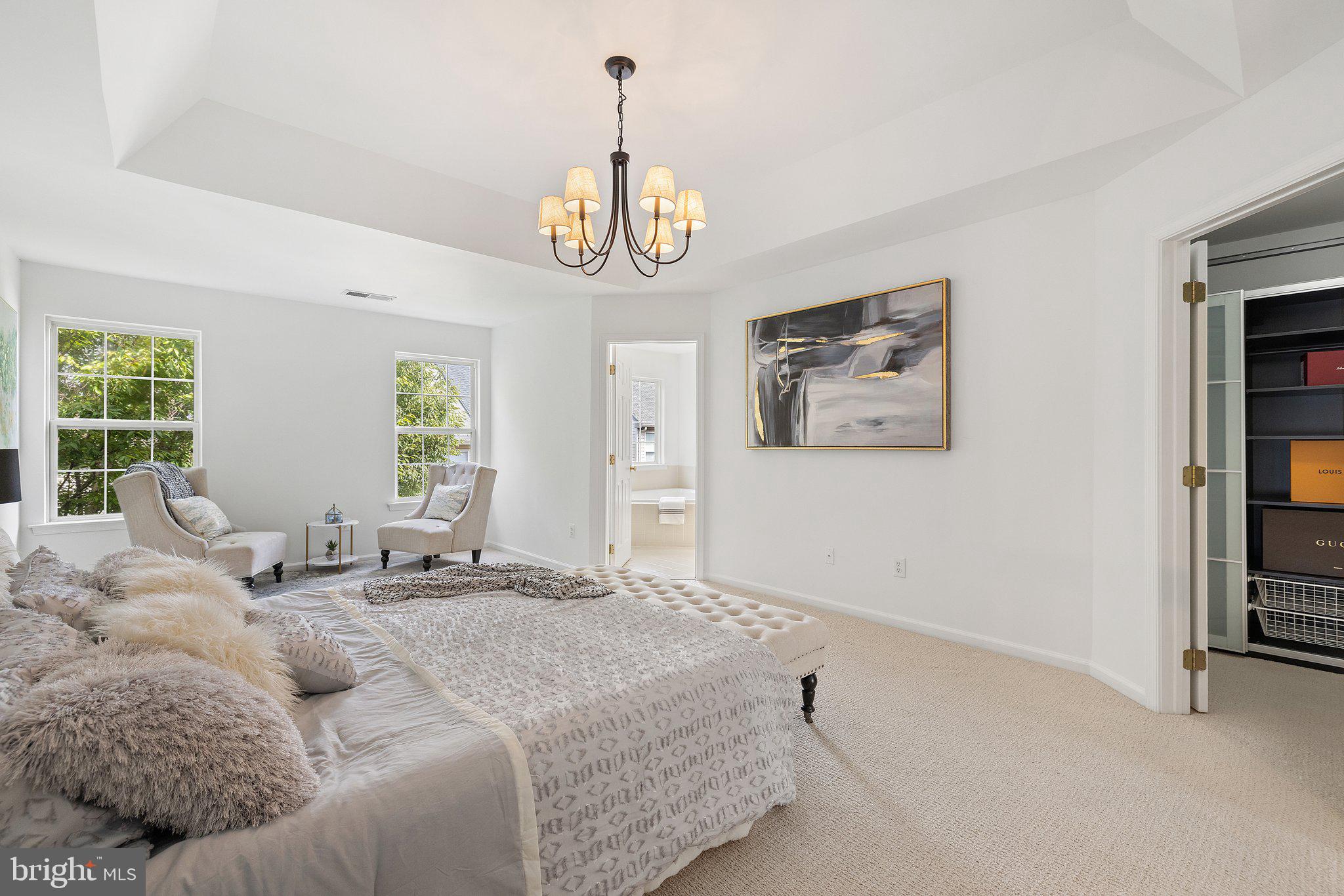 ISLAND CREEK - Residential