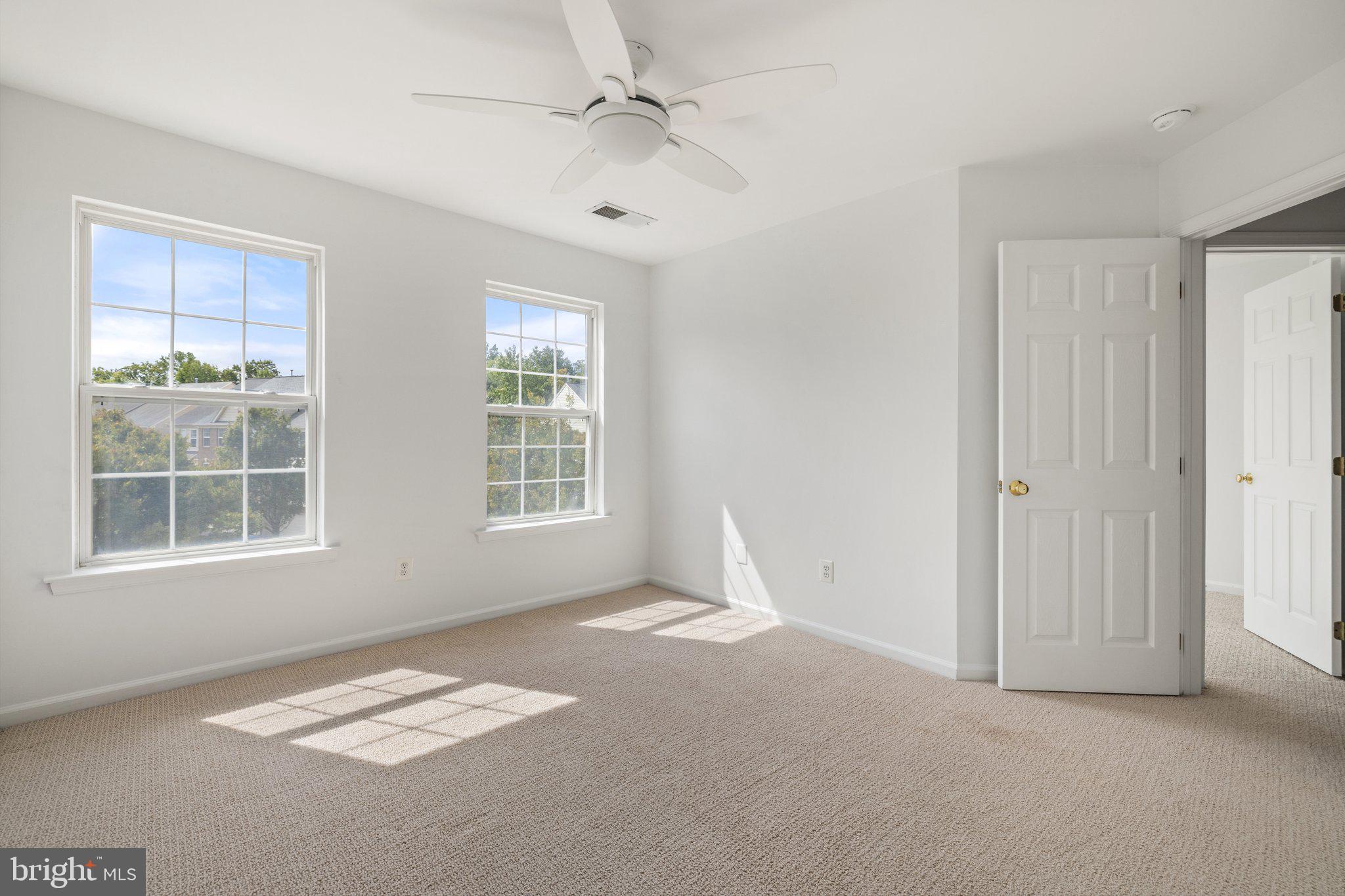 ISLAND CREEK - Residential