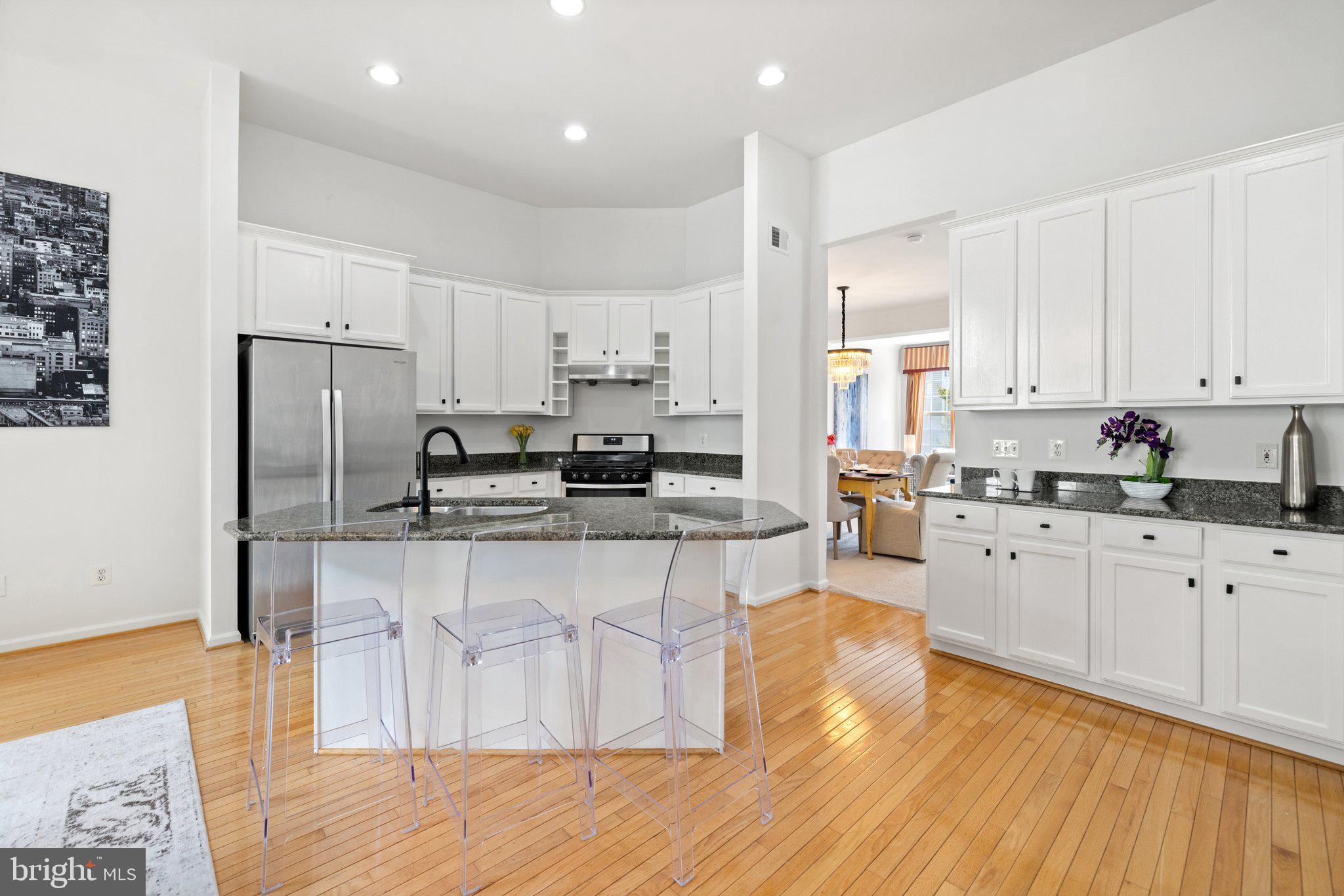 ISLAND CREEK - Residential