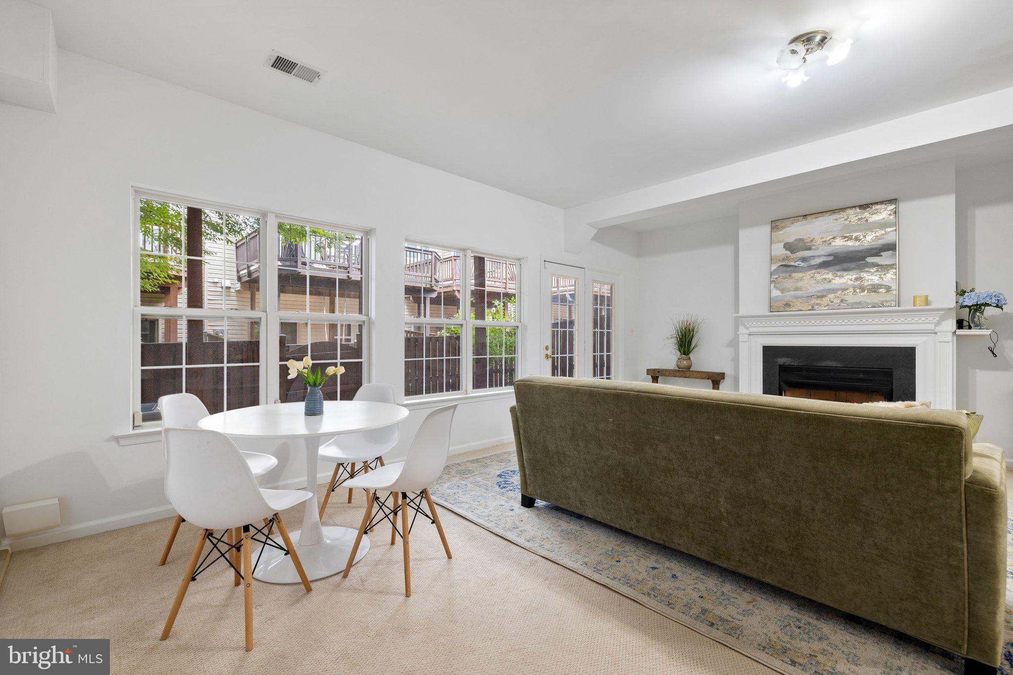 ISLAND CREEK - Residential