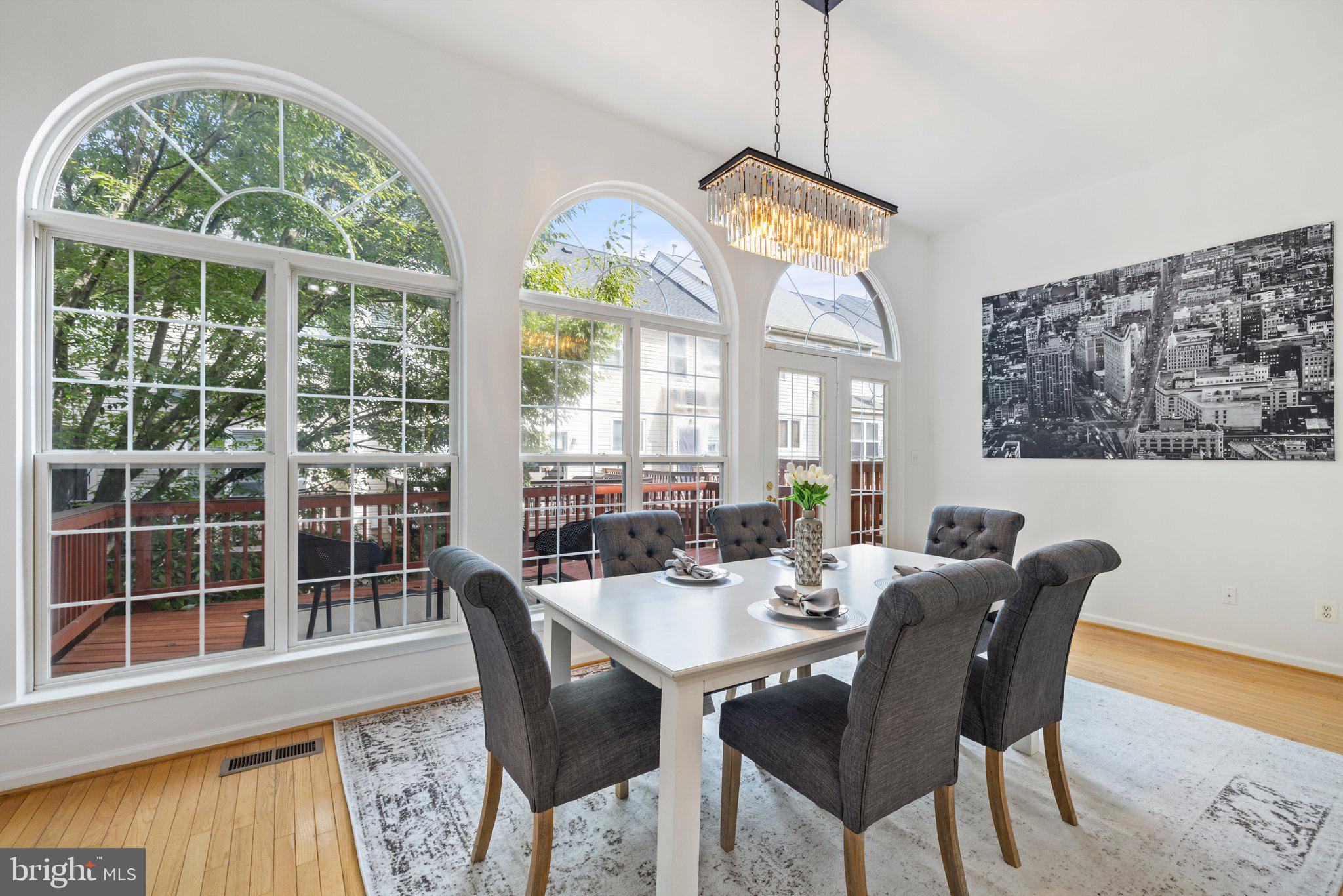 ISLAND CREEK - Residential