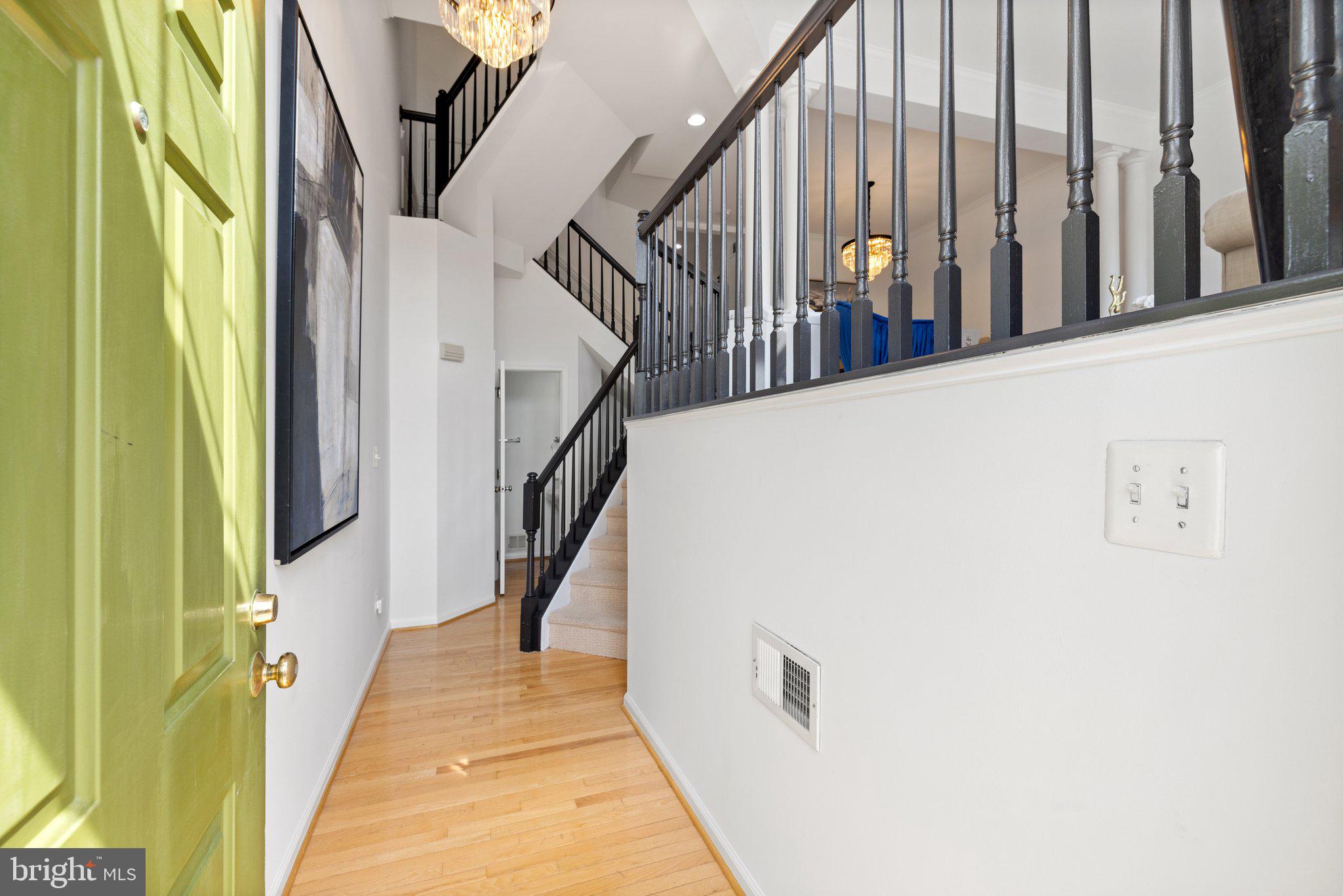 ISLAND CREEK - Residential