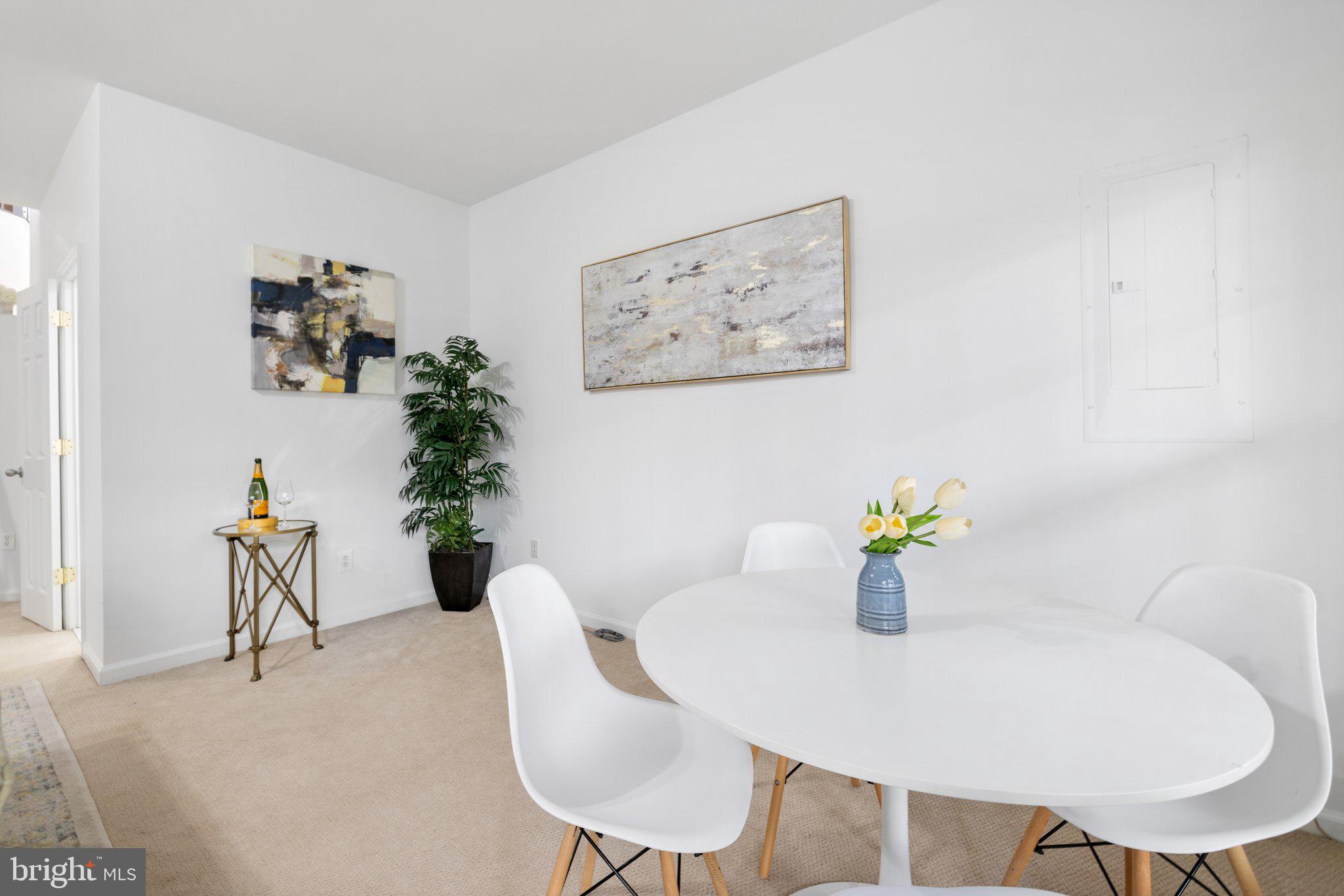 ISLAND CREEK - Residential