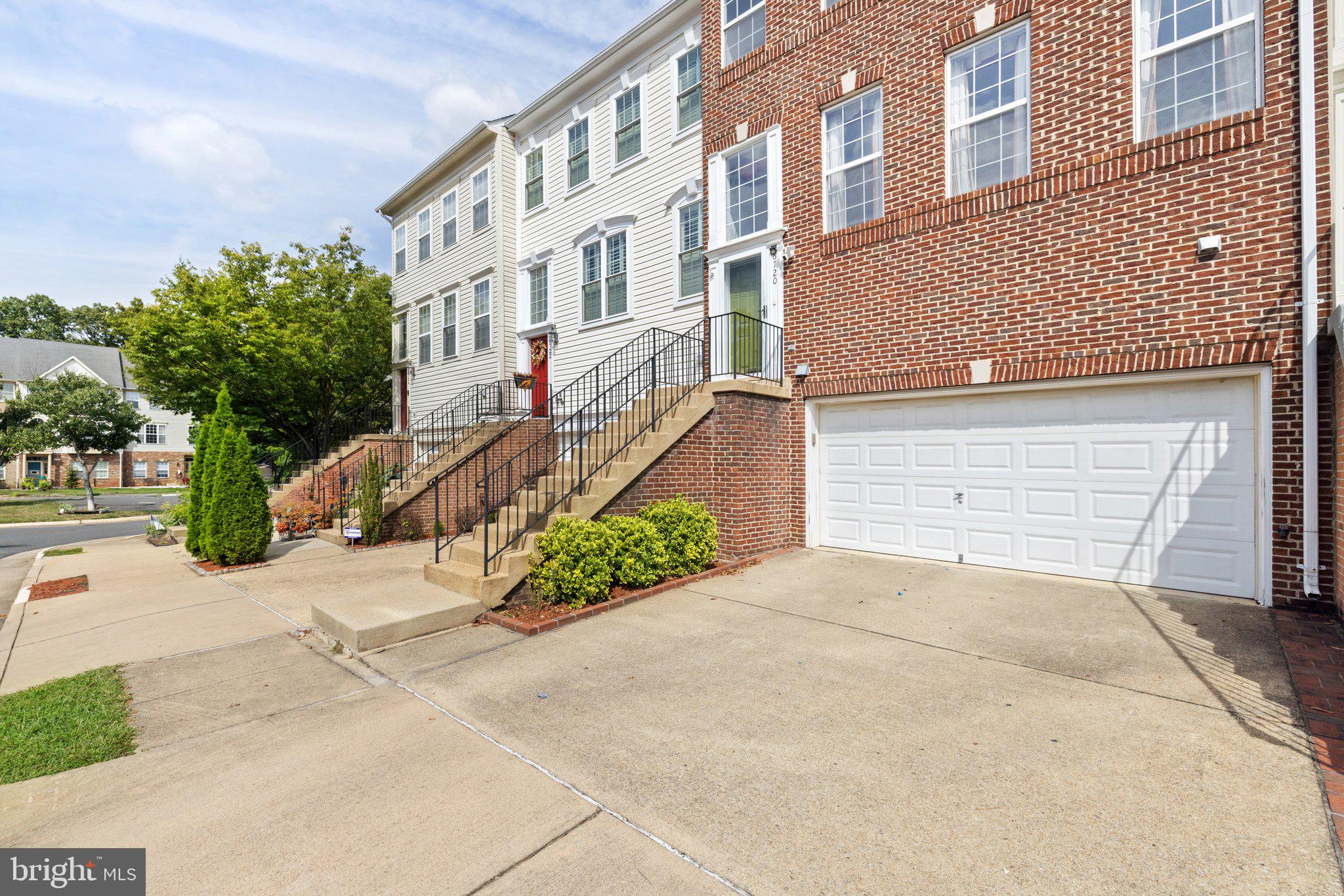 ISLAND CREEK - Residential