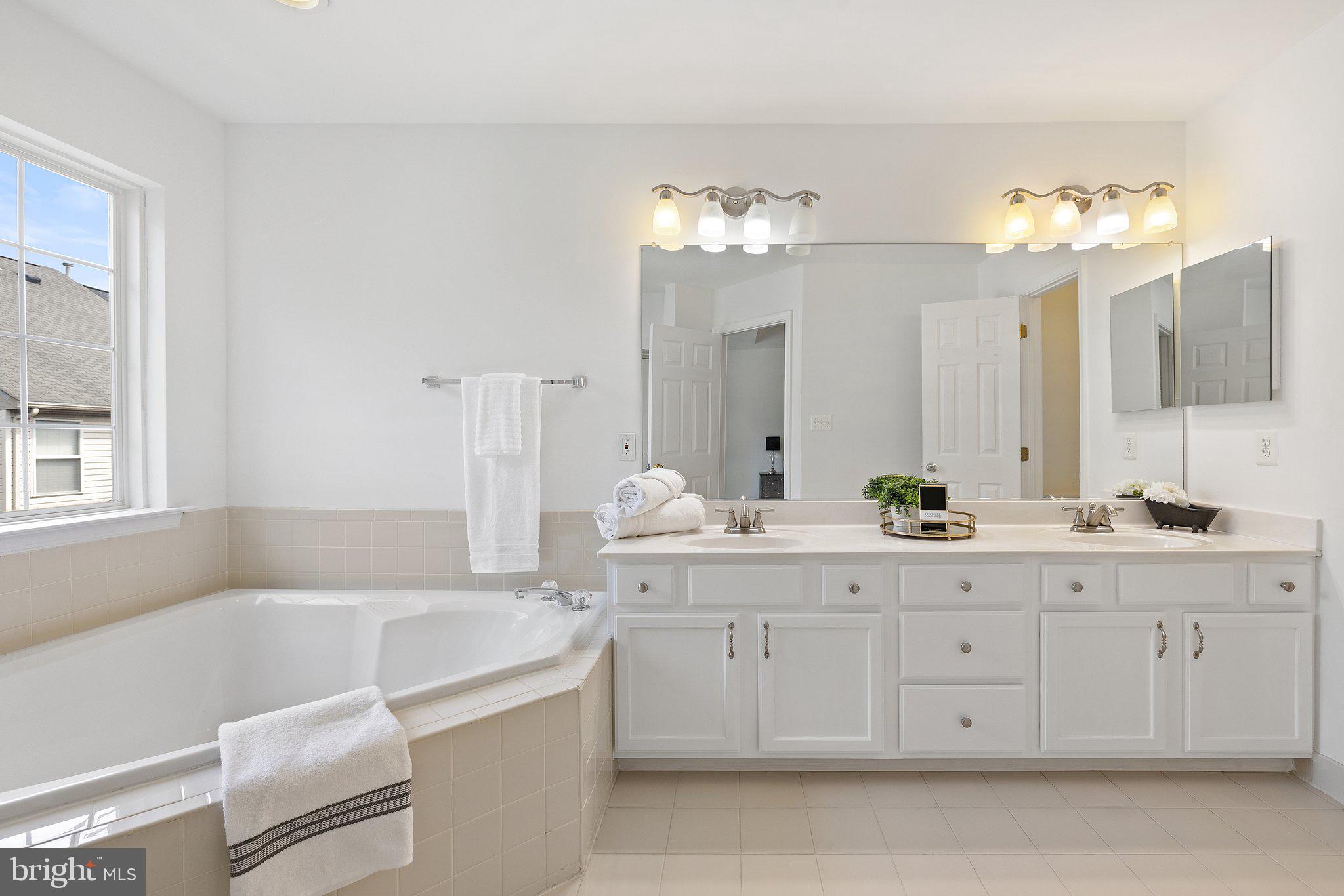 ISLAND CREEK - Residential