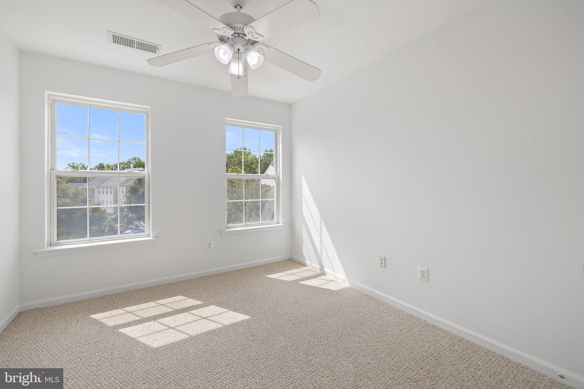 ISLAND CREEK - Residential