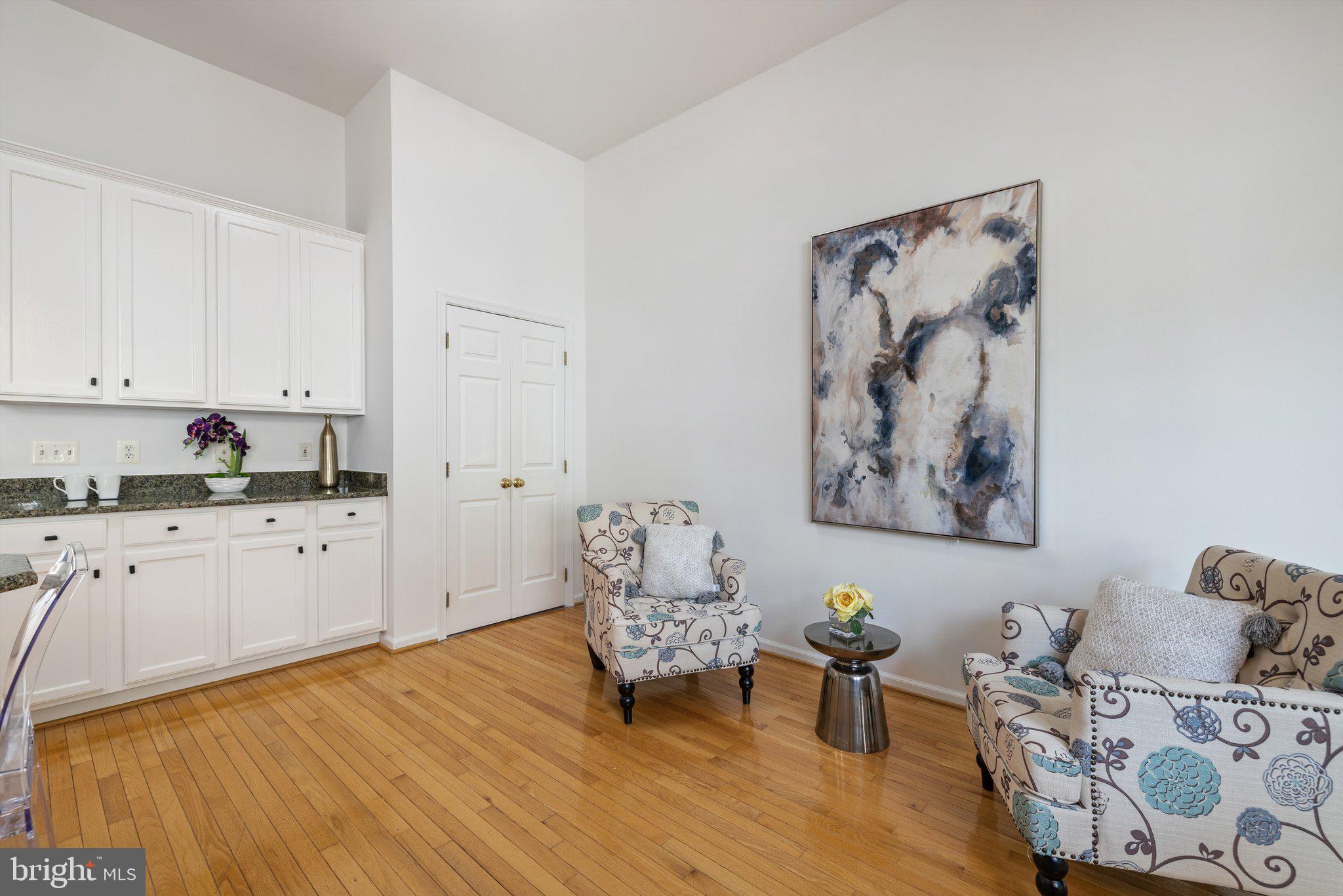 ISLAND CREEK - Residential