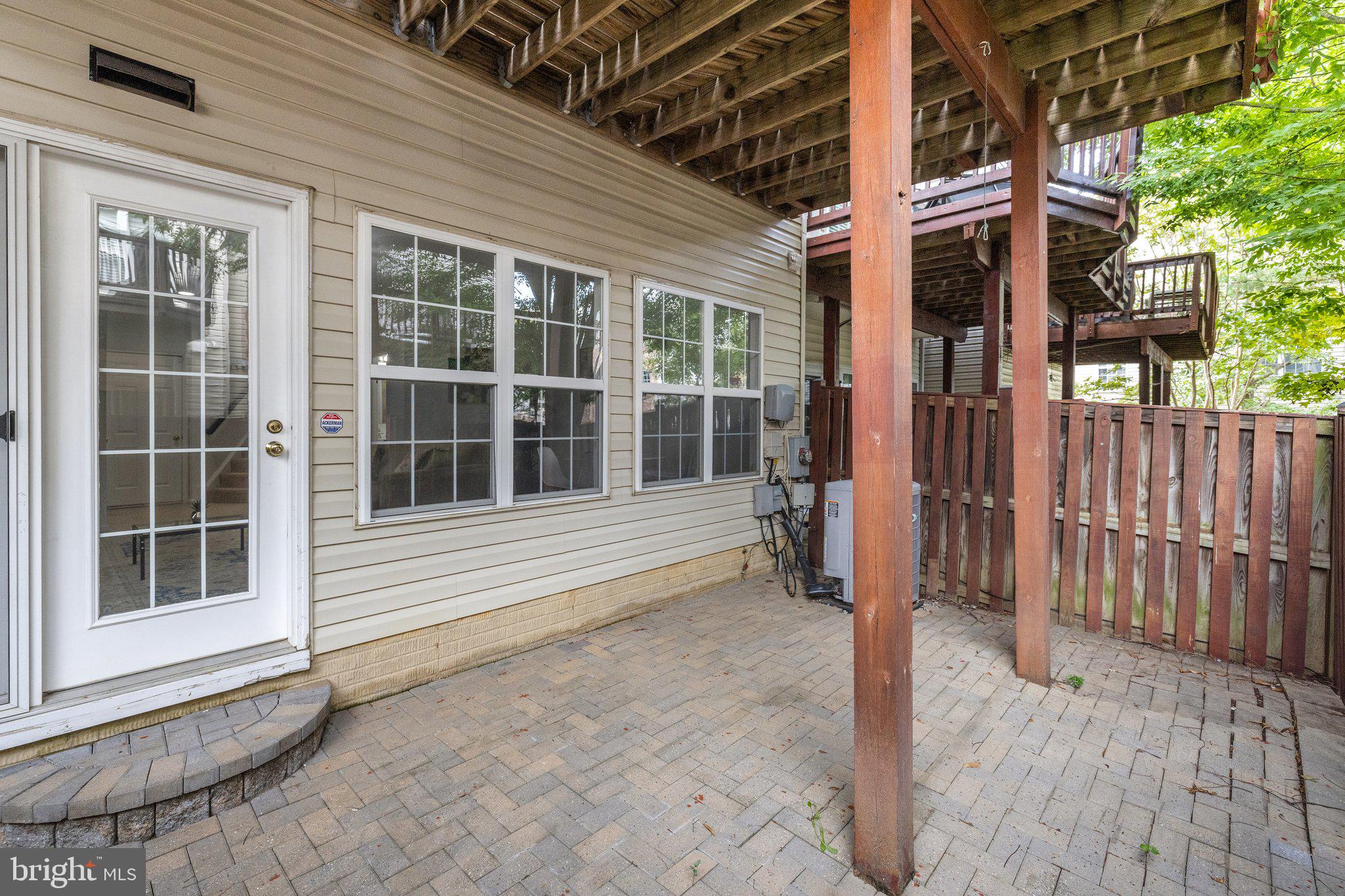 ISLAND CREEK - Residential