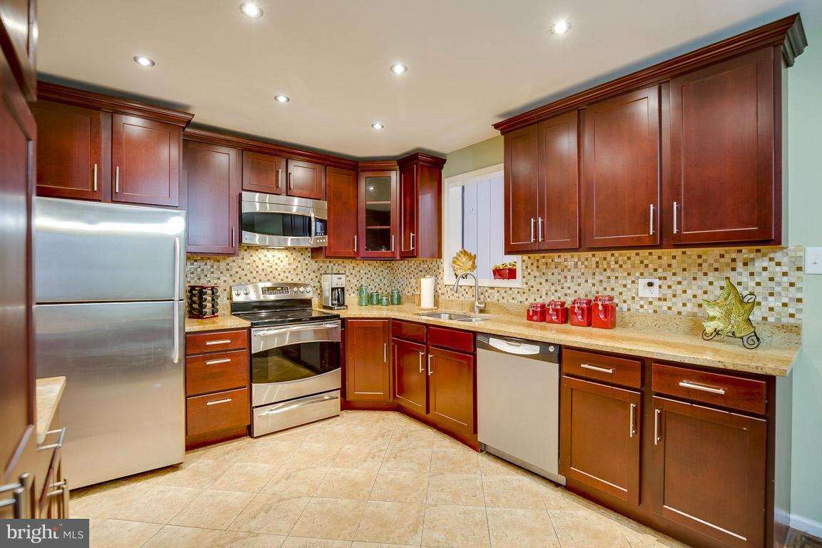 COUNTRY CLUB SOUTH - Residential