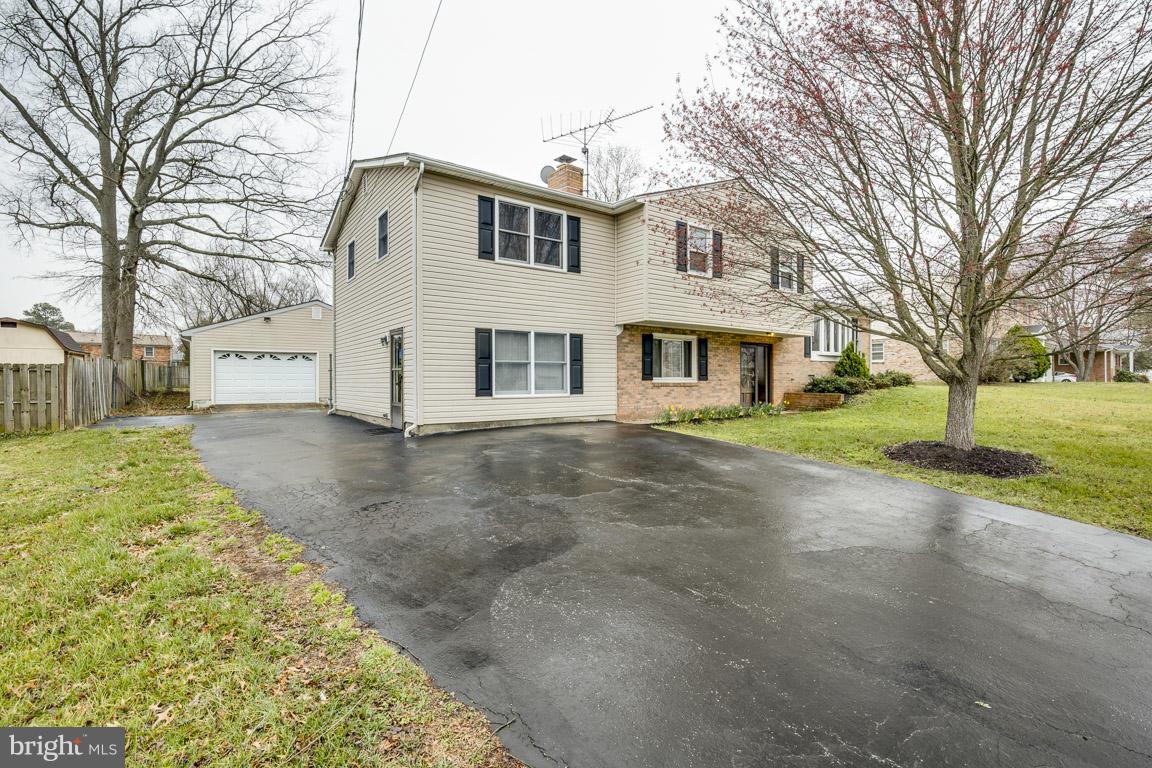 COUNTRY CLUB SOUTH - Residential