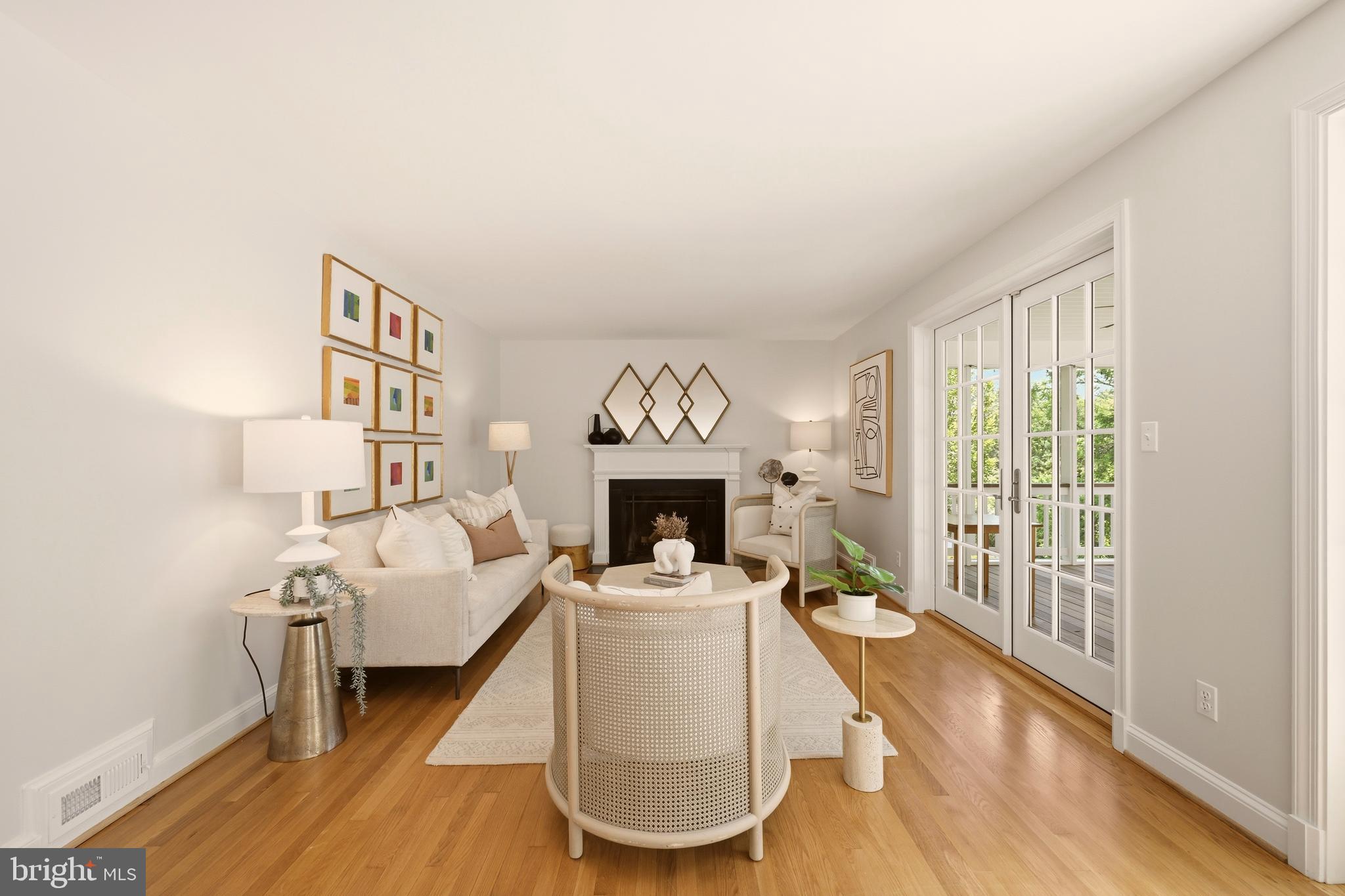 MARY KNOLLS - Residential