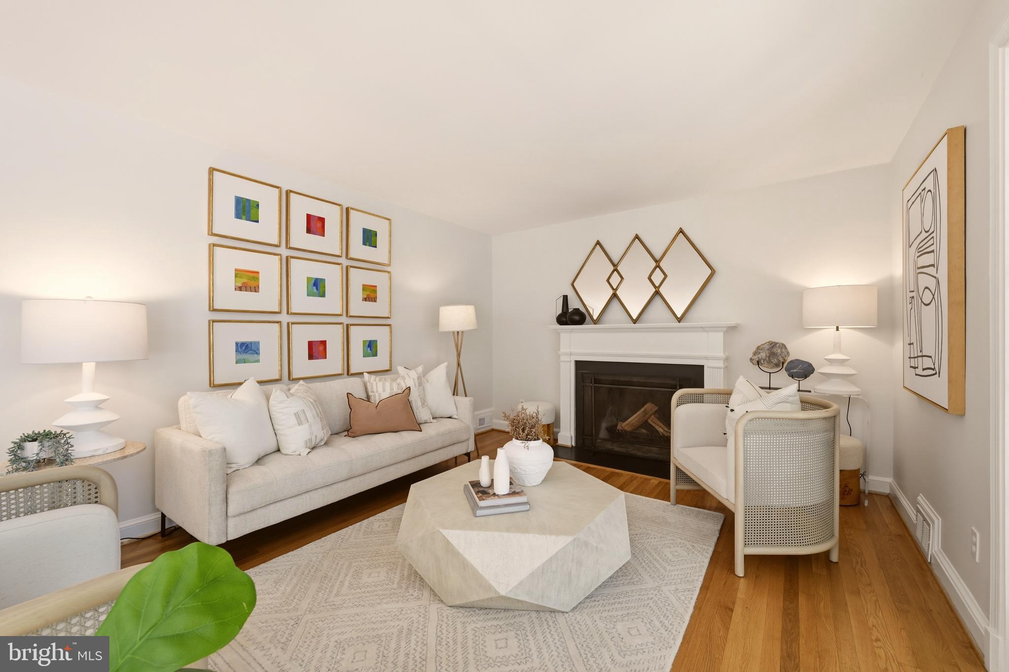 MARY KNOLLS - Residential