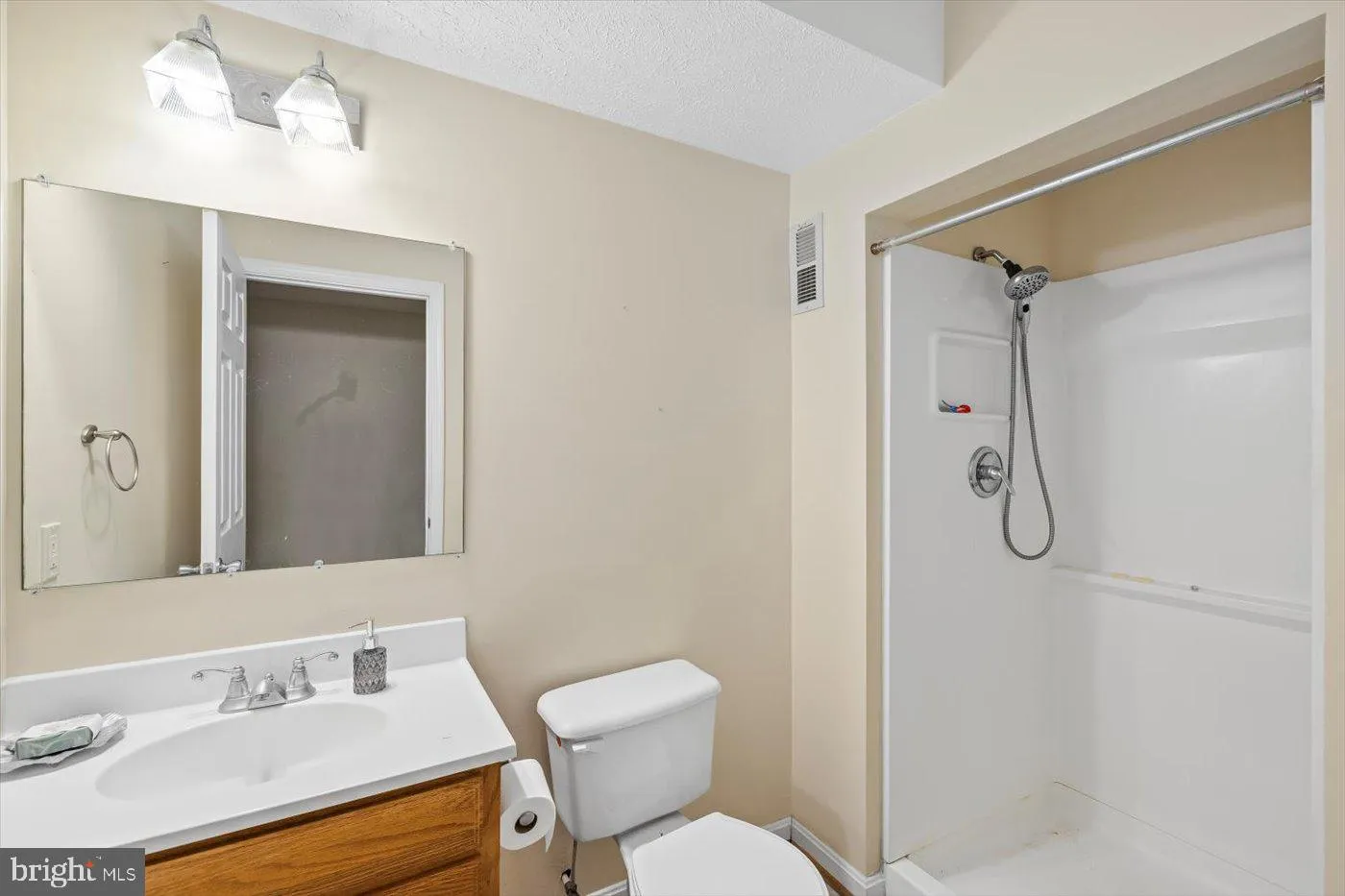 Locust Grove, Virginia 22508, United States, 5 Bedrooms Bedrooms, ,4 BathroomsBathrooms,Residential,Coming Soon,130287