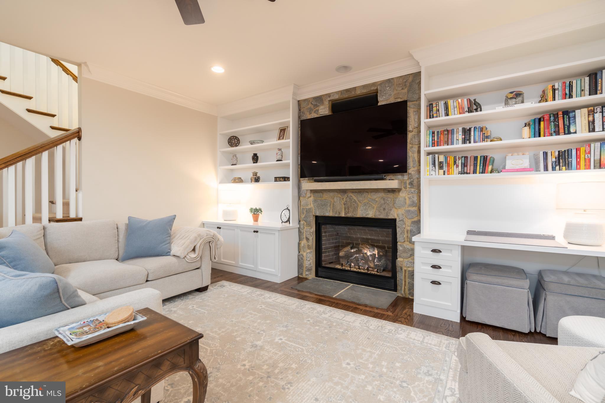 WAVERLY HILLS - Residential