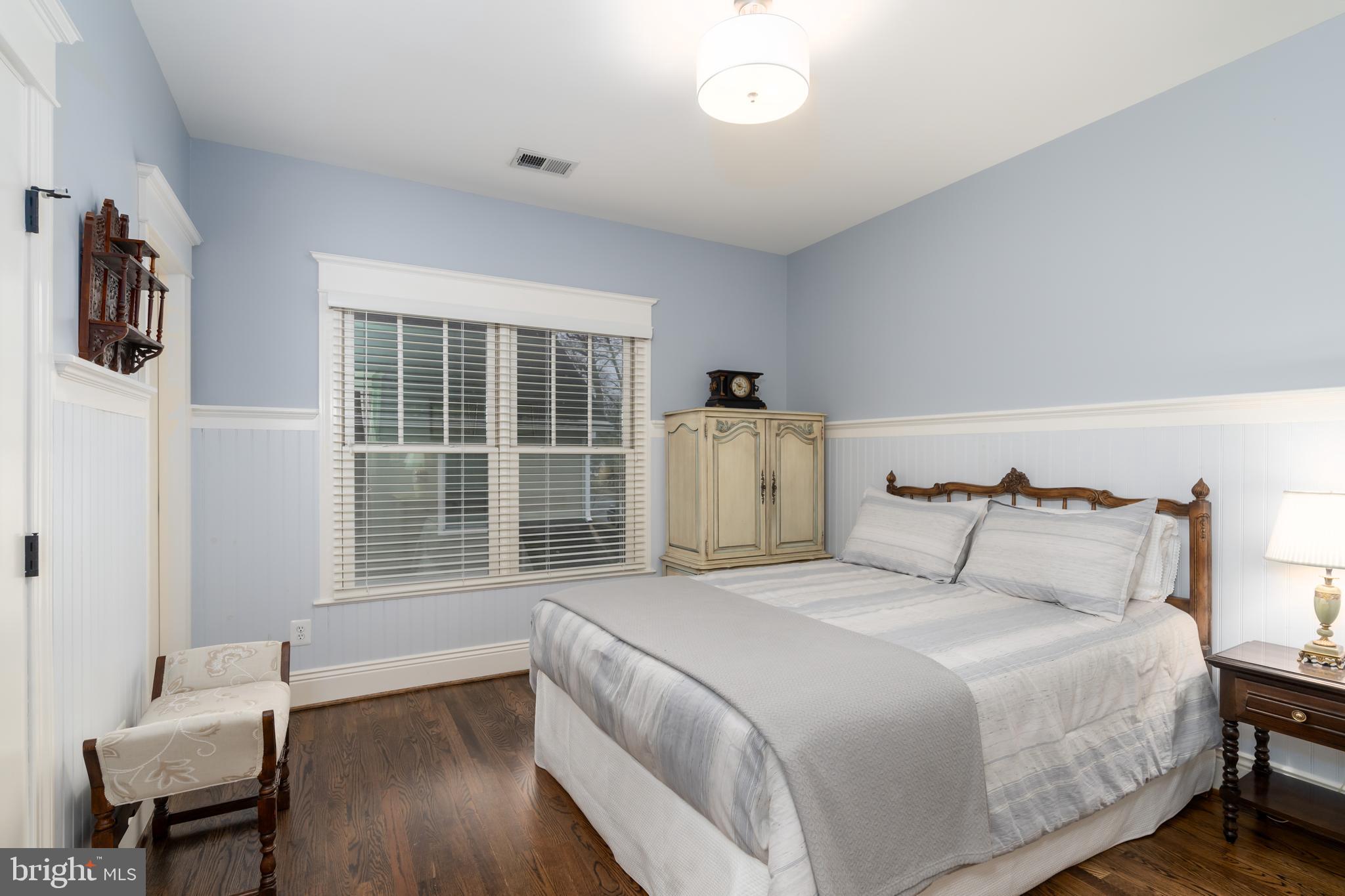 WAVERLY HILLS - Residential