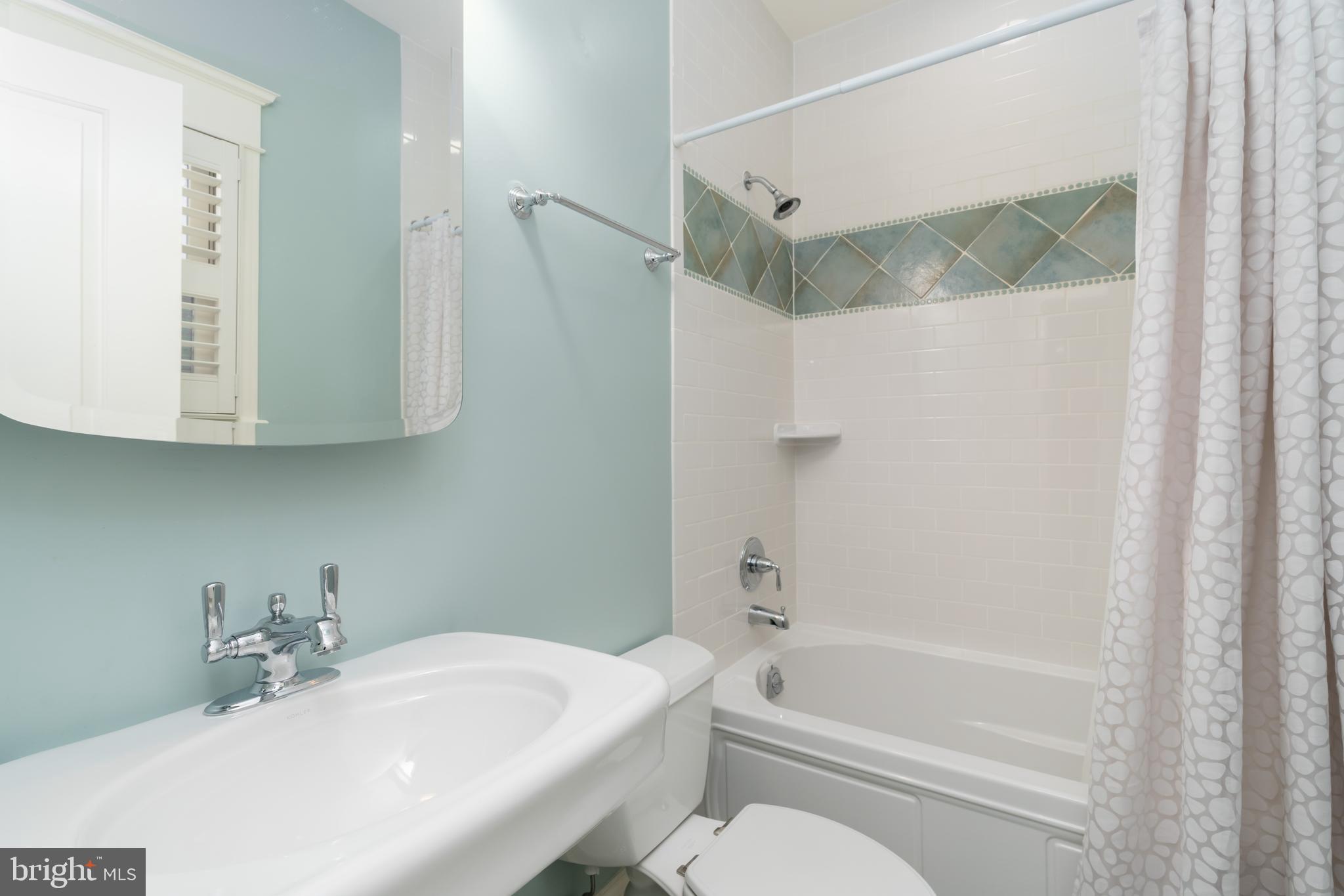 WAVERLY HILLS - Residential