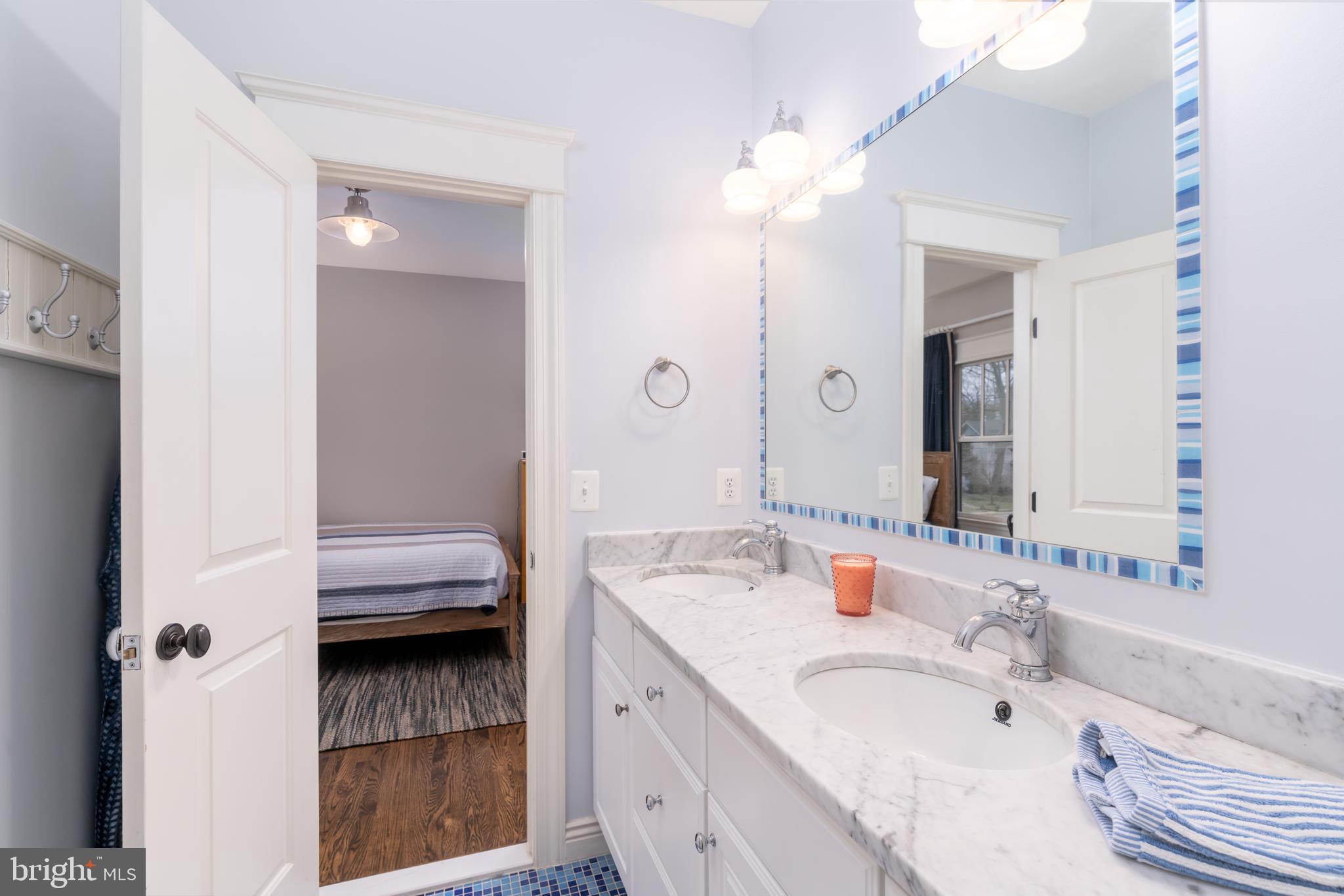 WAVERLY HILLS - Residential