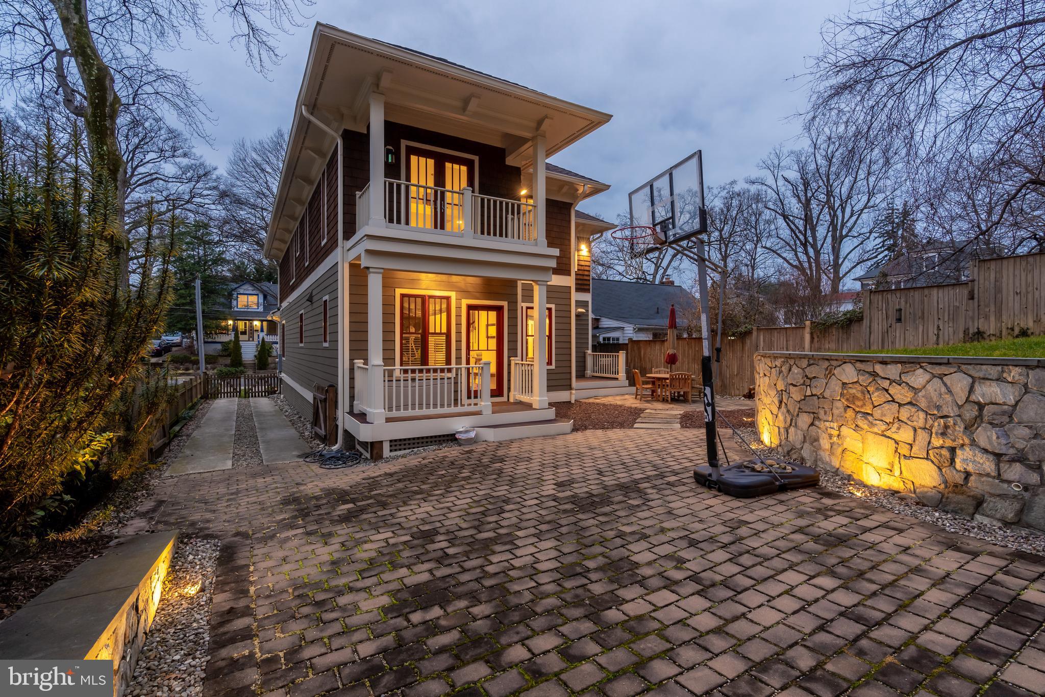 WAVERLY HILLS - Residential