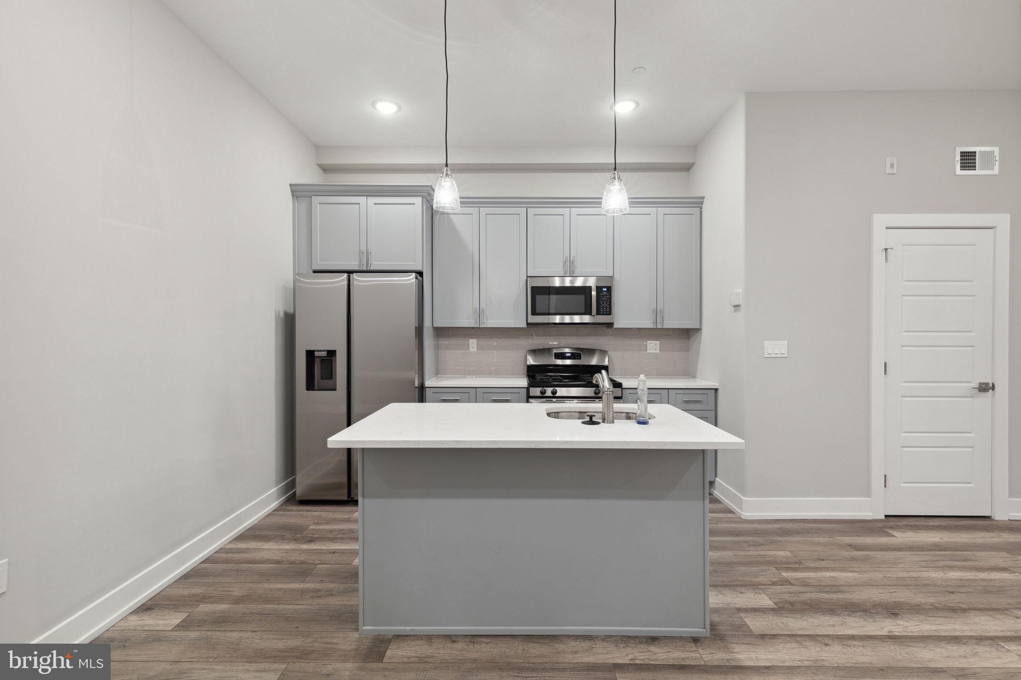 WEST KENSINGTON - Residential Income