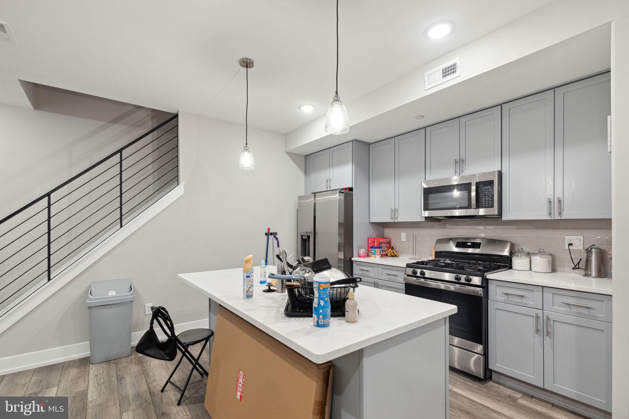 WEST KENSINGTON - Residential Income