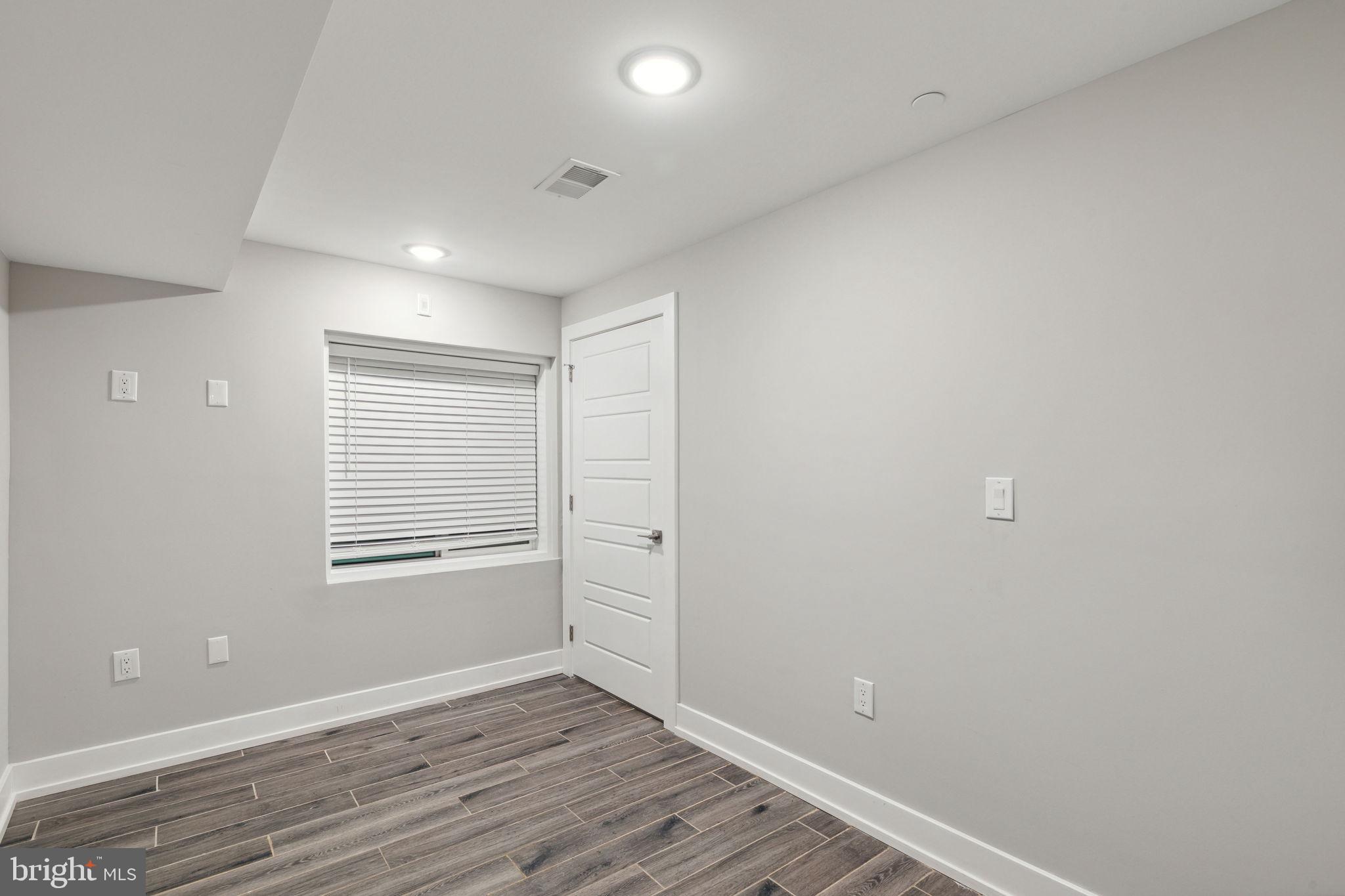 WEST KENSINGTON - Residential Income