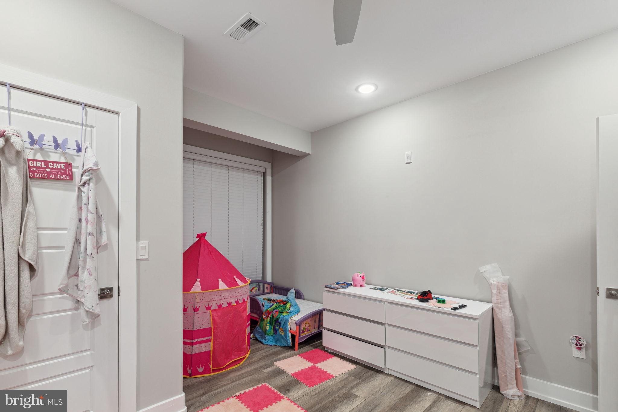 WEST KENSINGTON - Residential Income