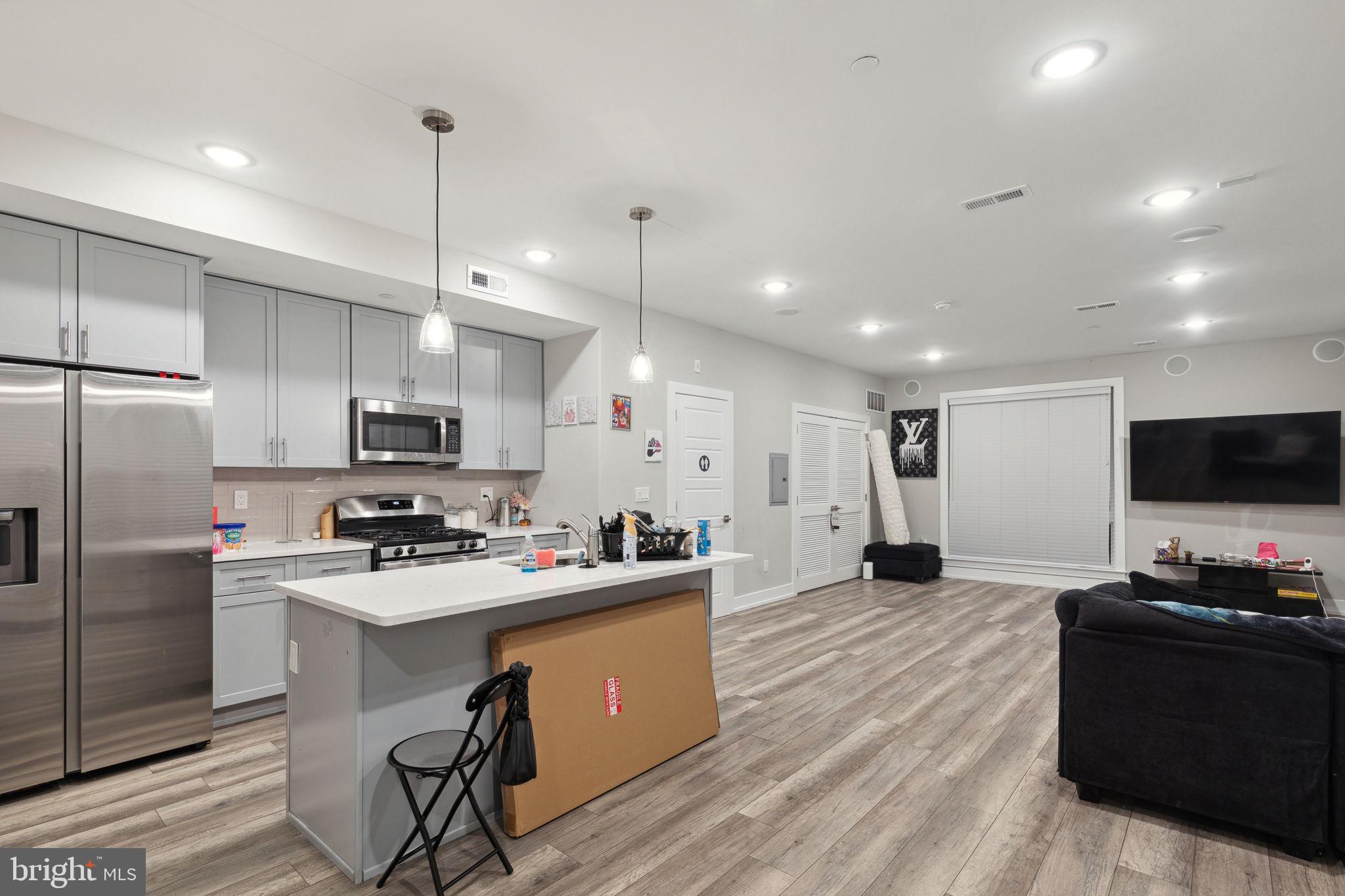 WEST KENSINGTON - Residential Income