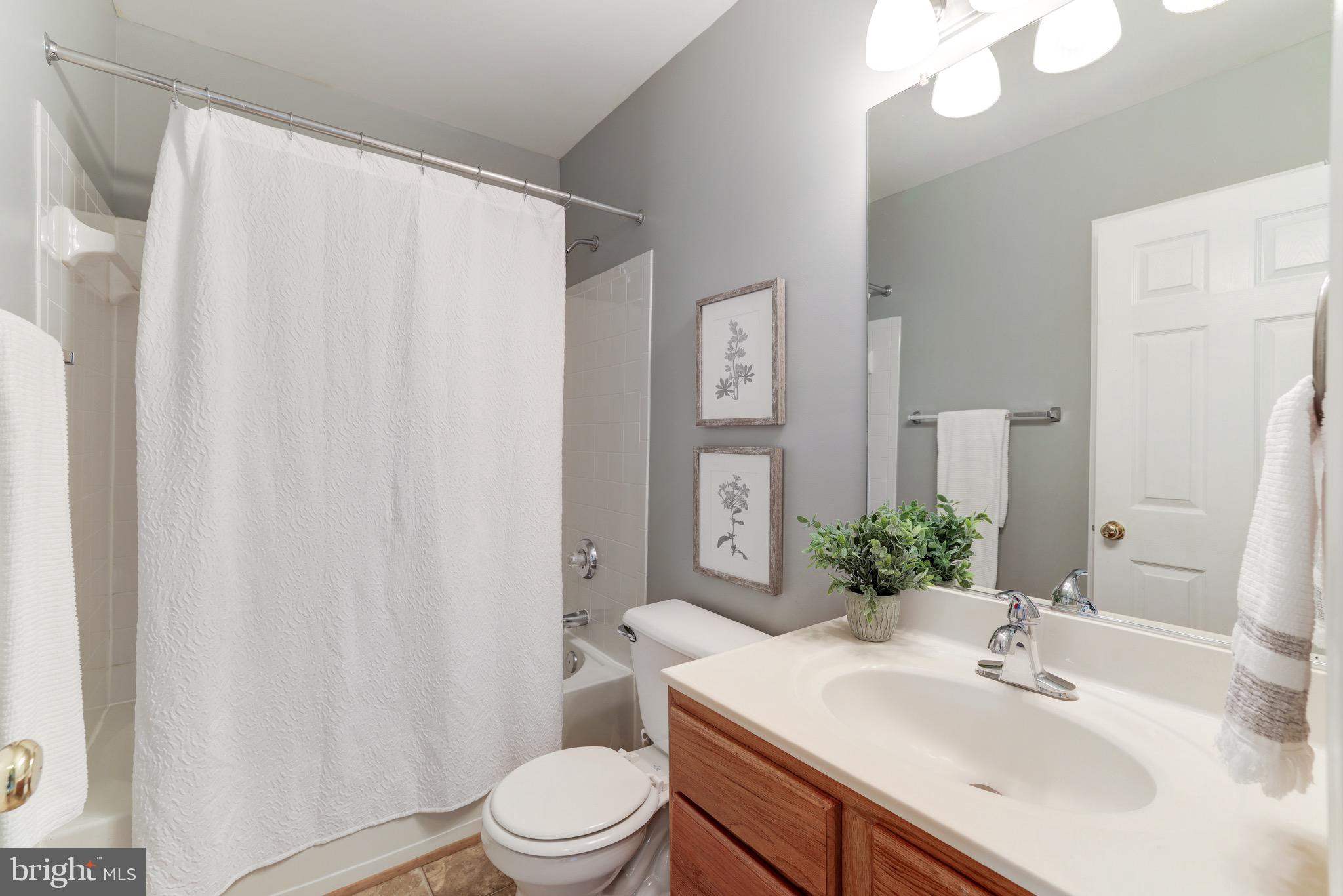 COURTLANDS AT CASCADES - Residential