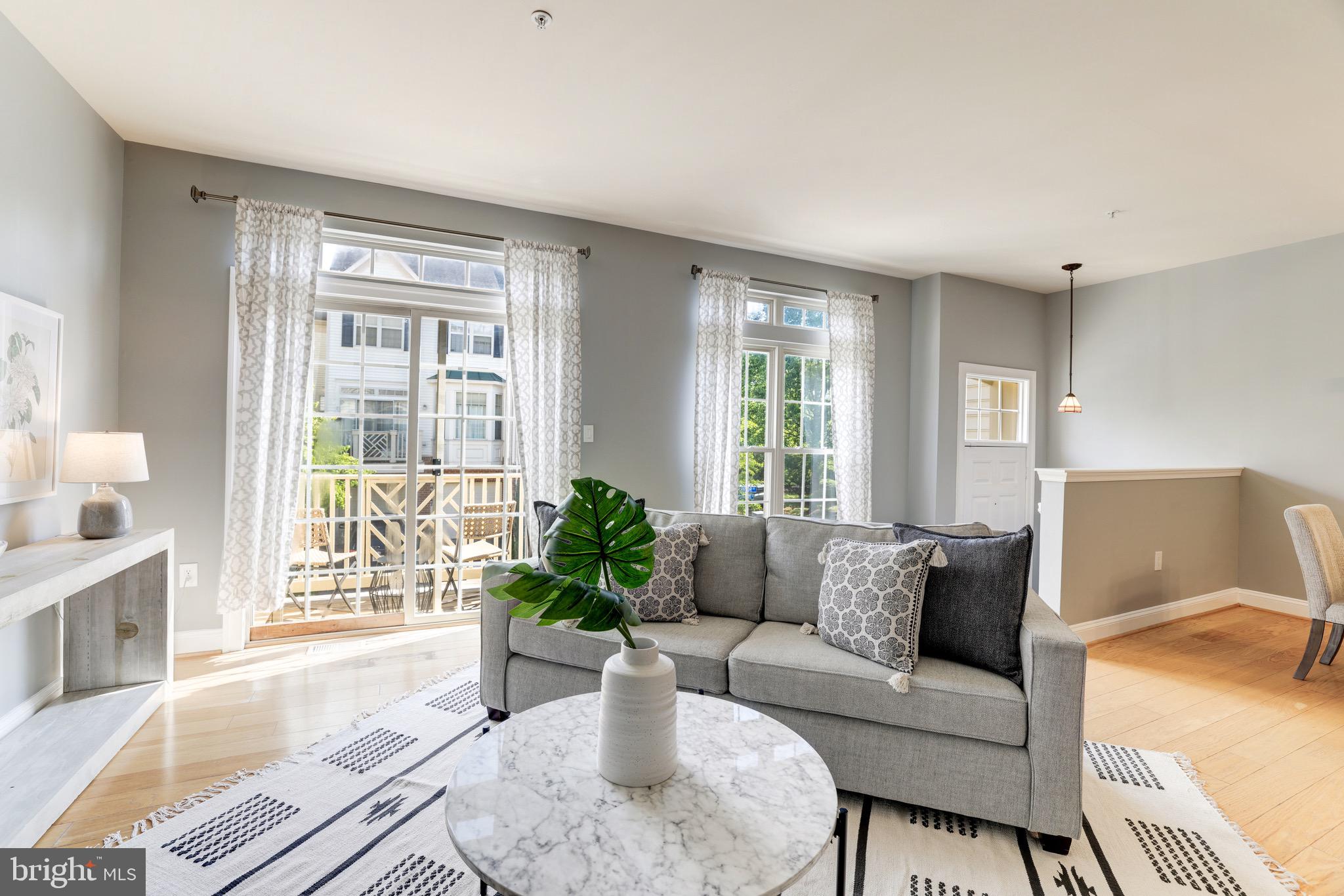 COURTLANDS AT CASCADES - Residential